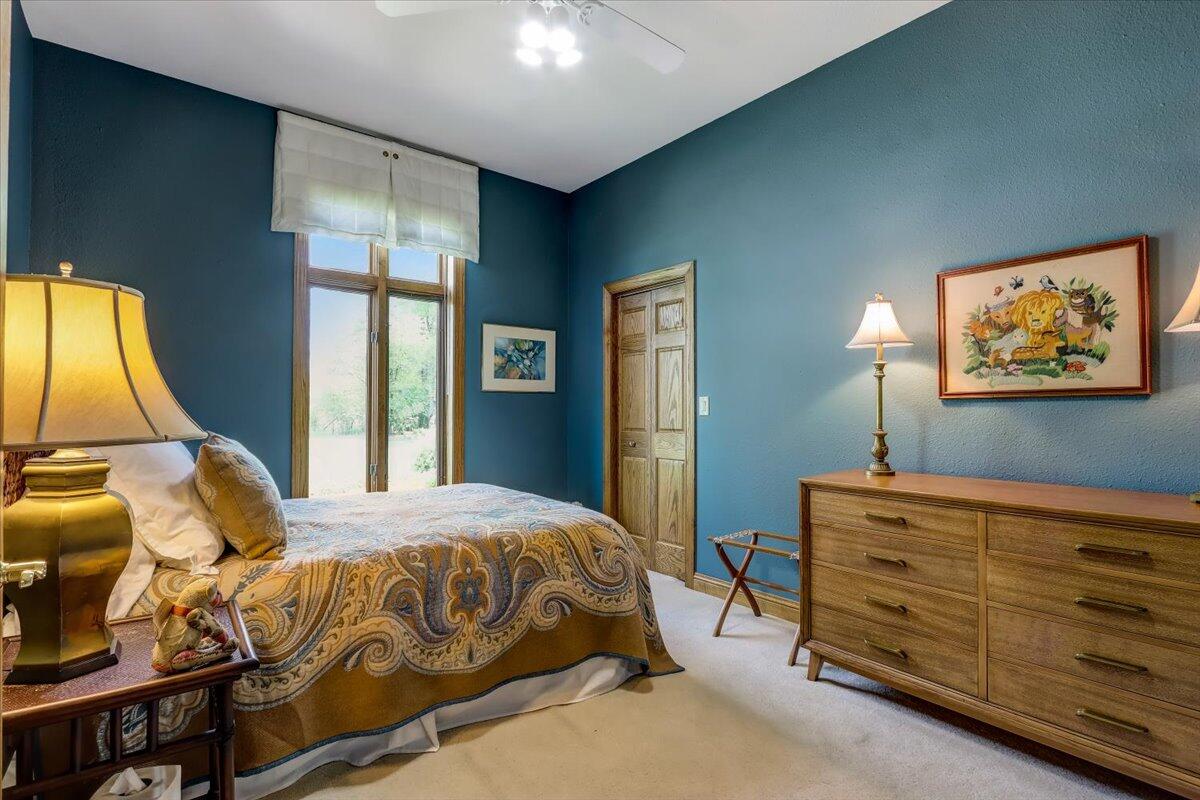 S83W16000 Bass Bay Ln