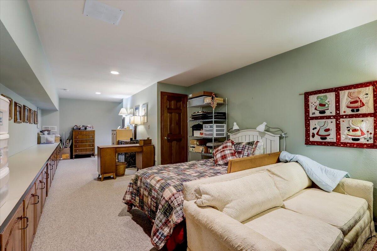 S83W16000 Bass Bay Ln