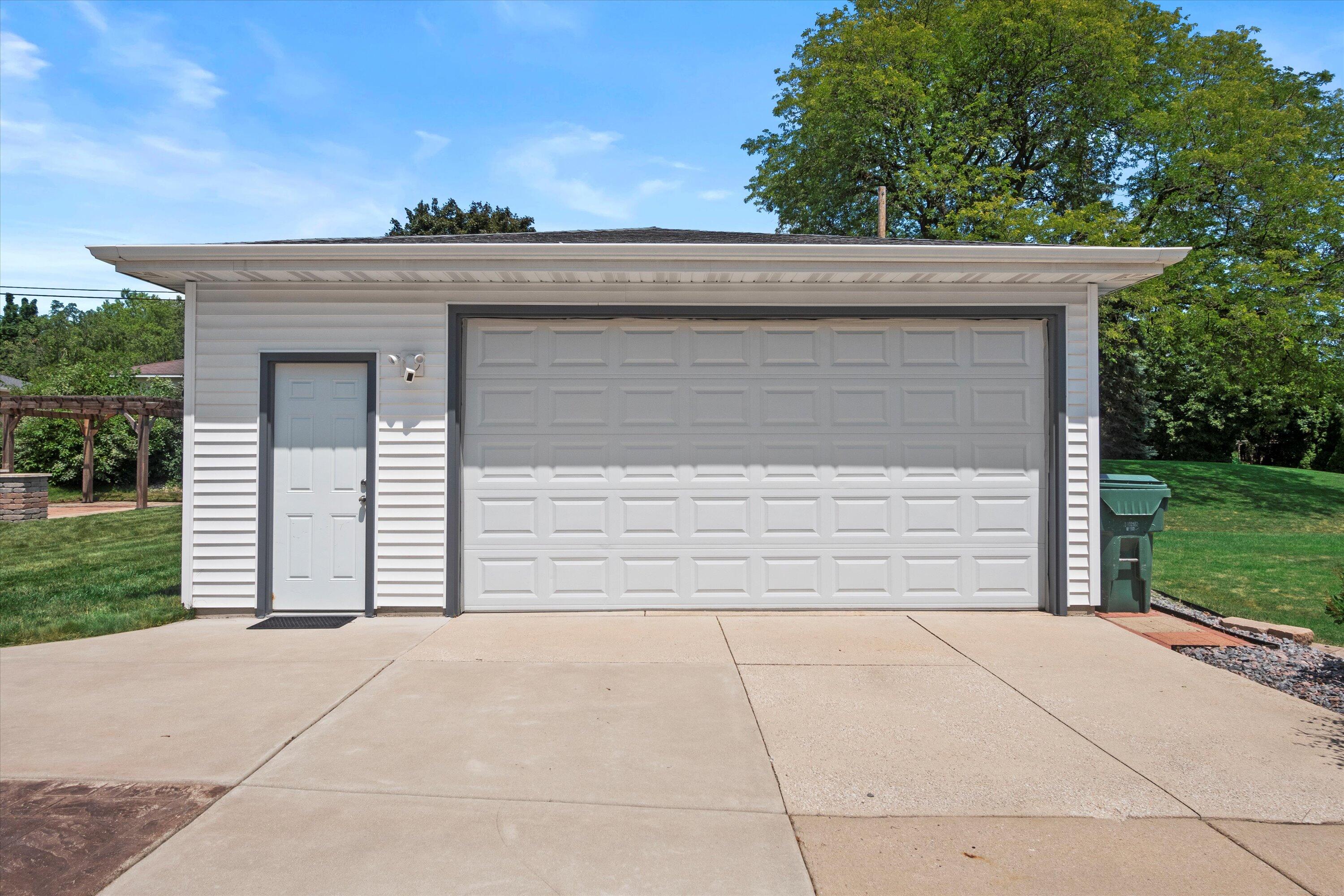 7208 Devonshire Ave