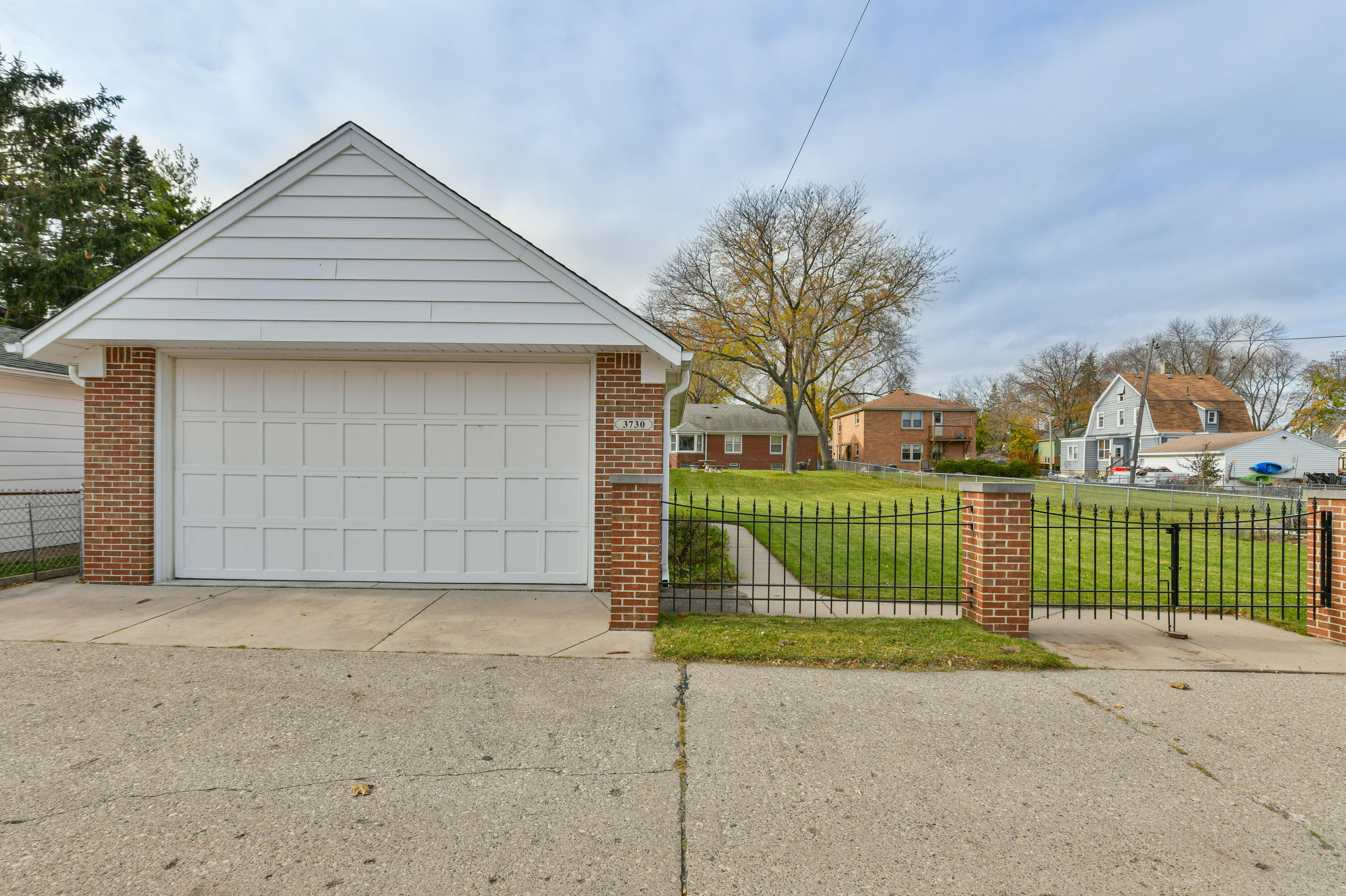 3730 S Austin St