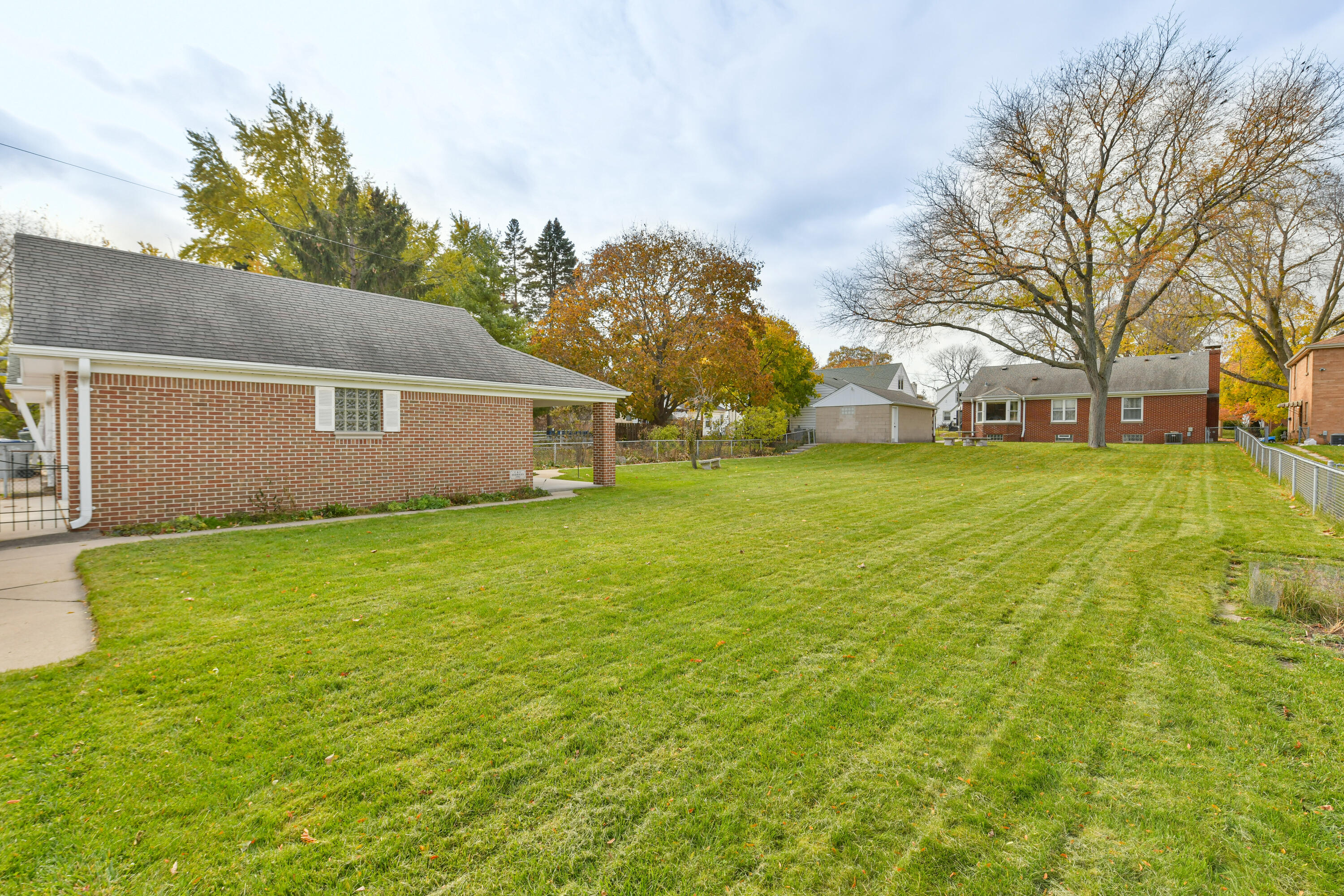 3730 S Austin St