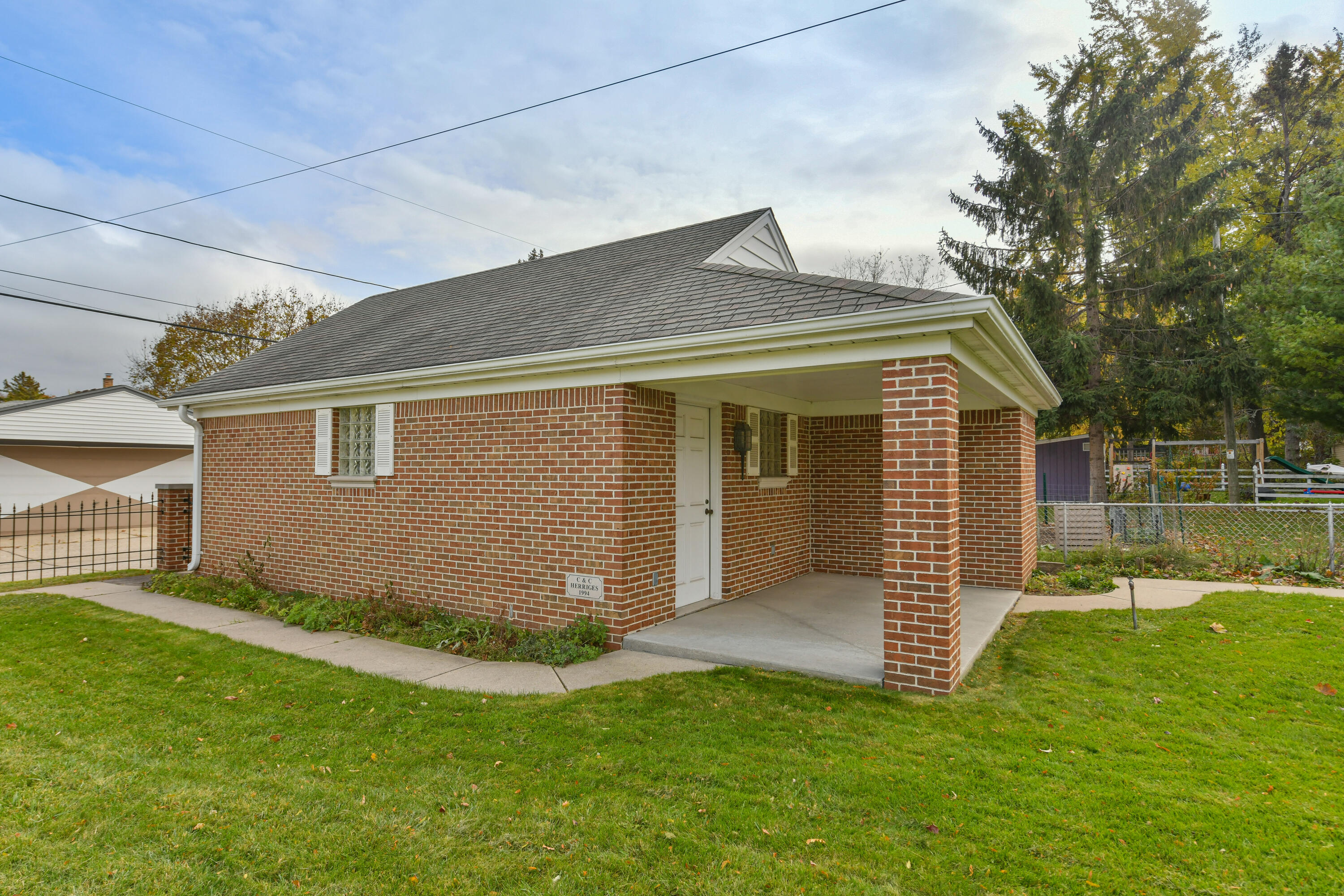 3730 S Austin St