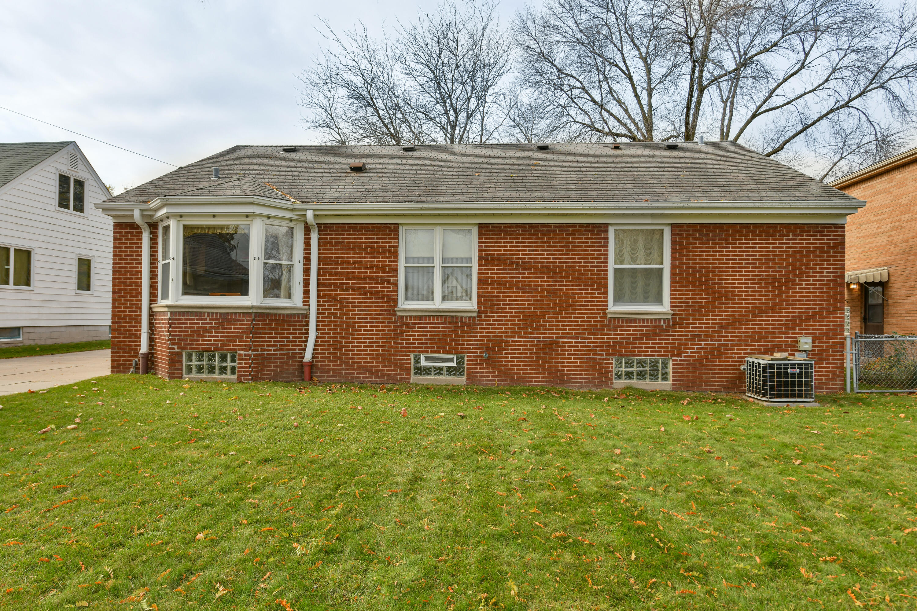 3730 S Austin St
