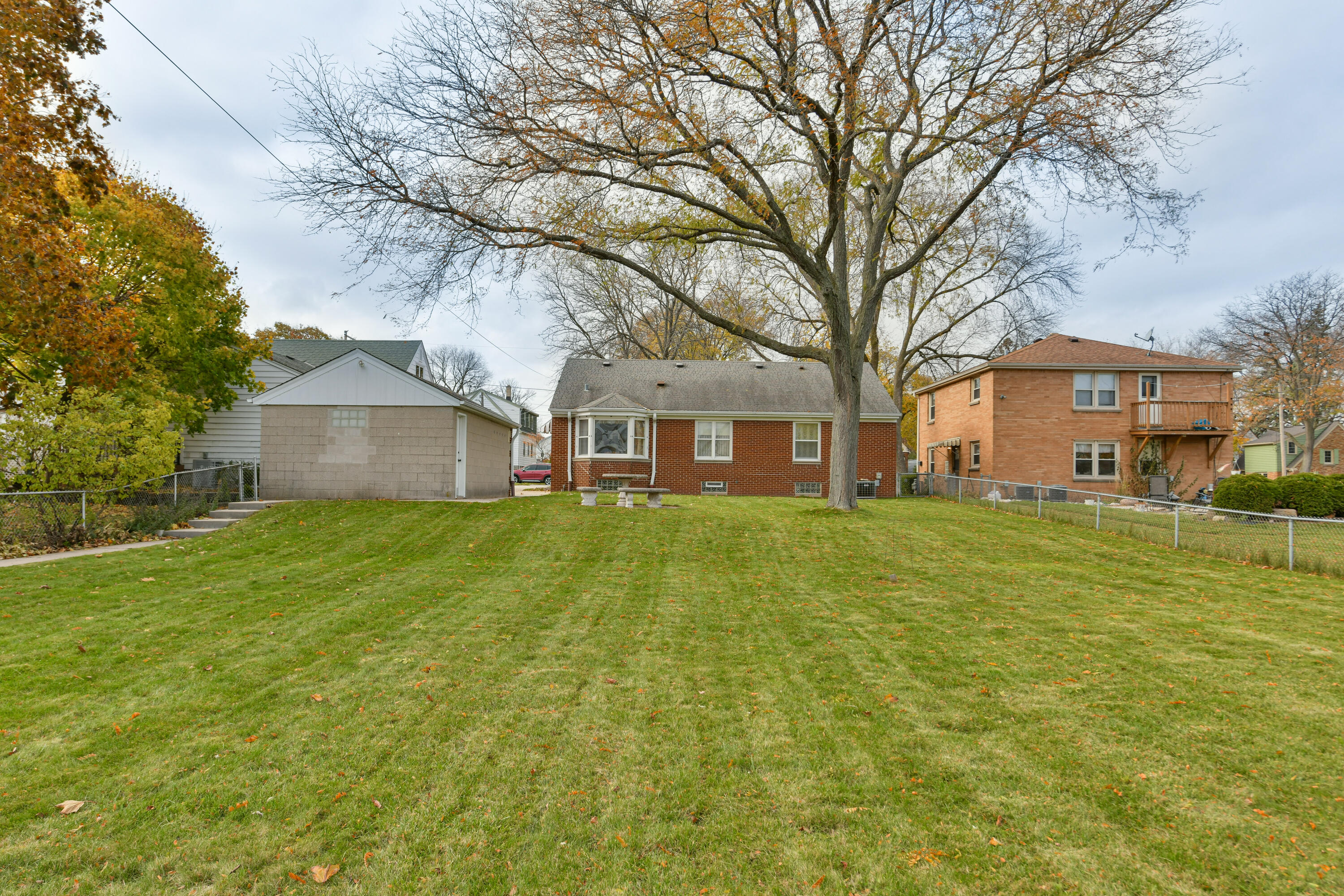 3730 S Austin St