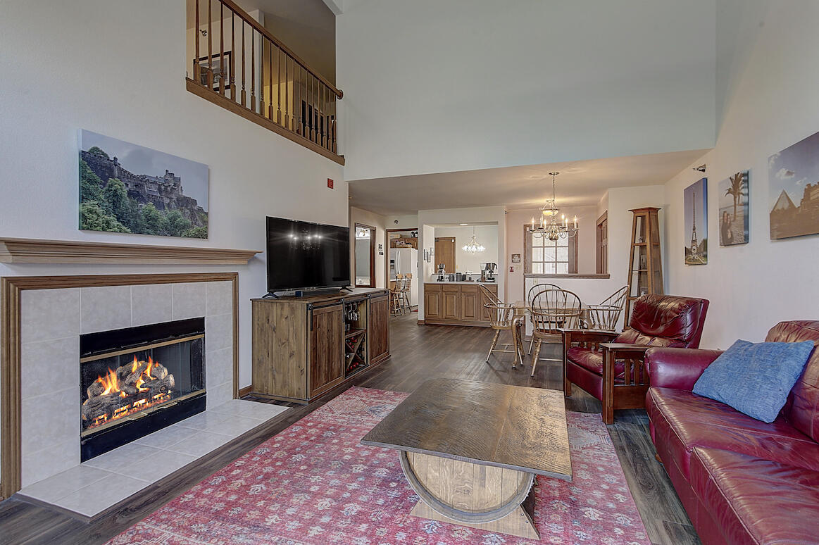2995 River Birch Dr