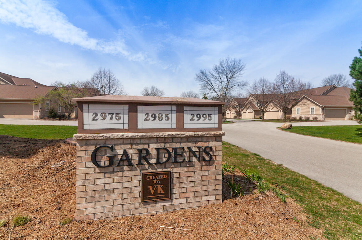 2995 River Birch Dr