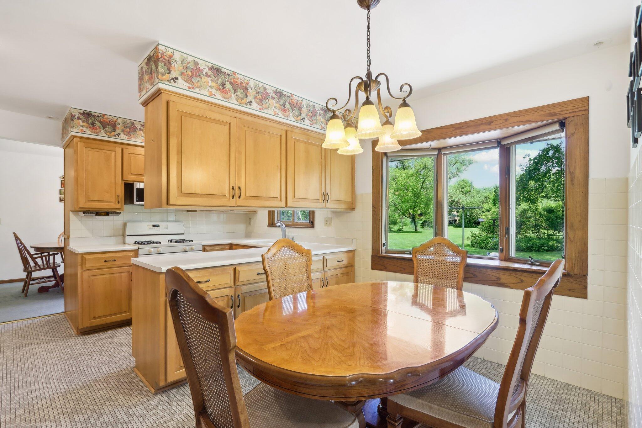 W147N5132 Dolphin Dr
