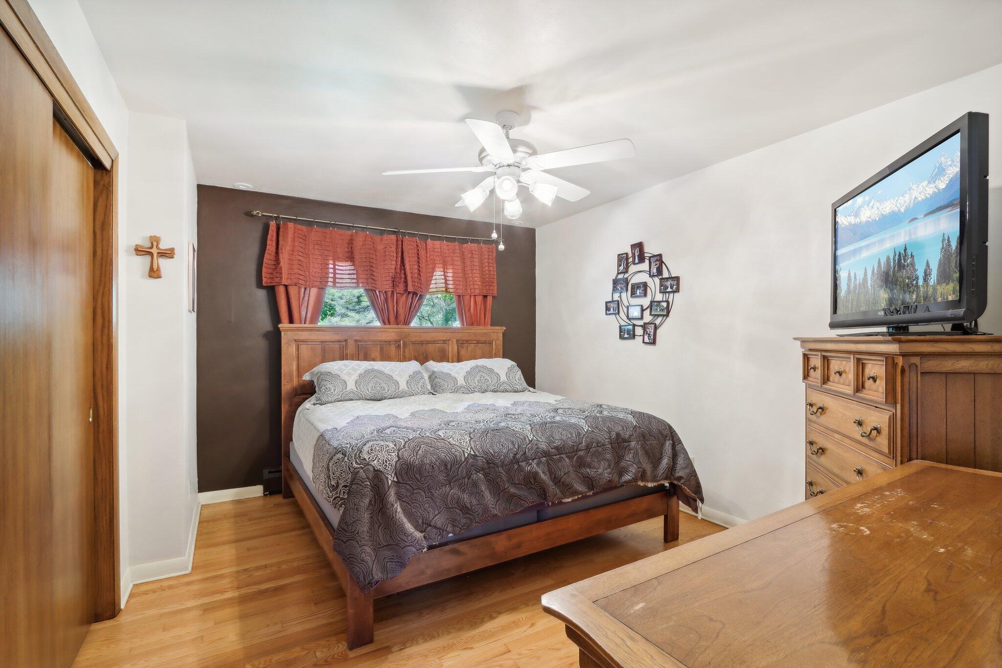 W147N5132 Dolphin Dr