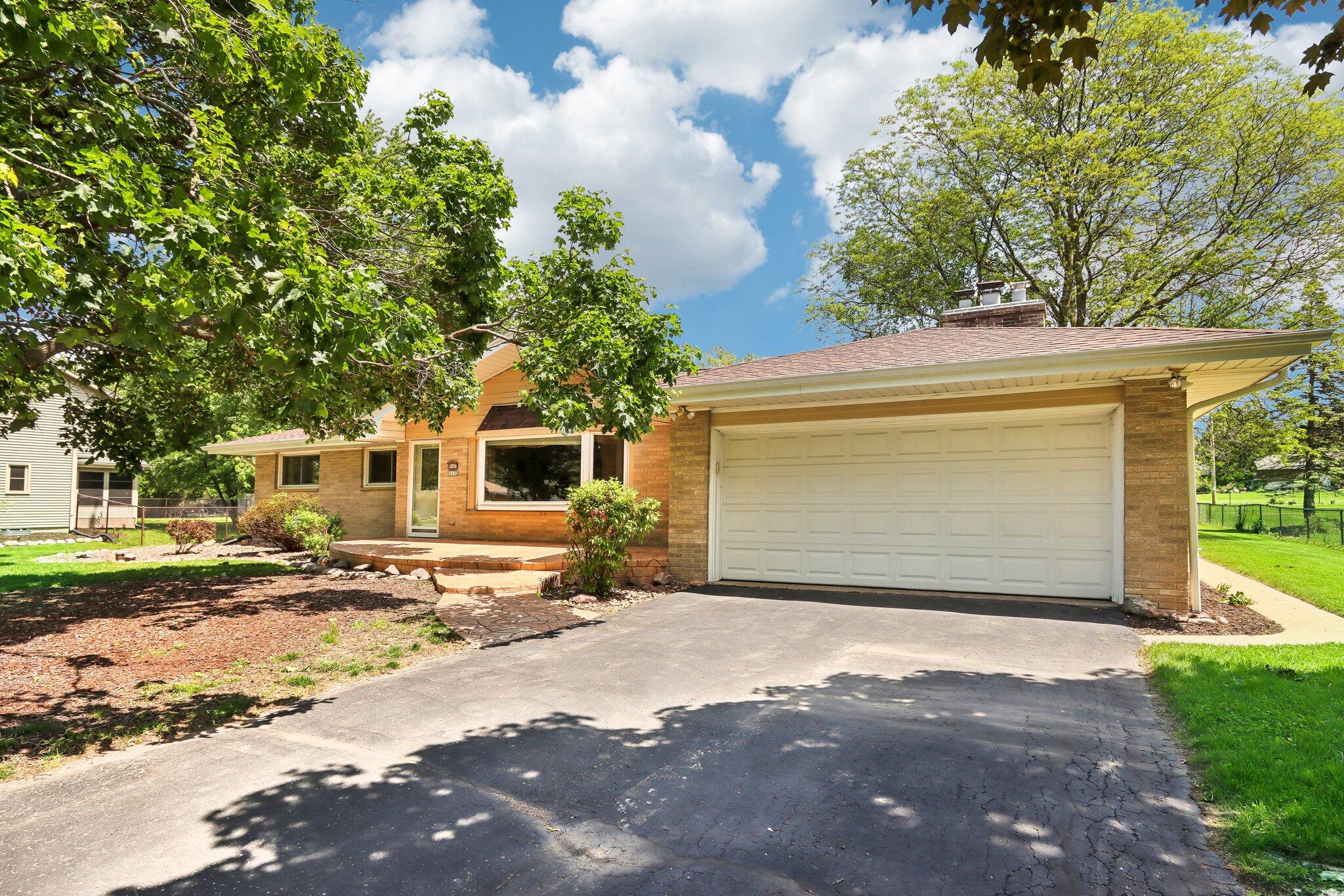 W147N5132 Dolphin Dr