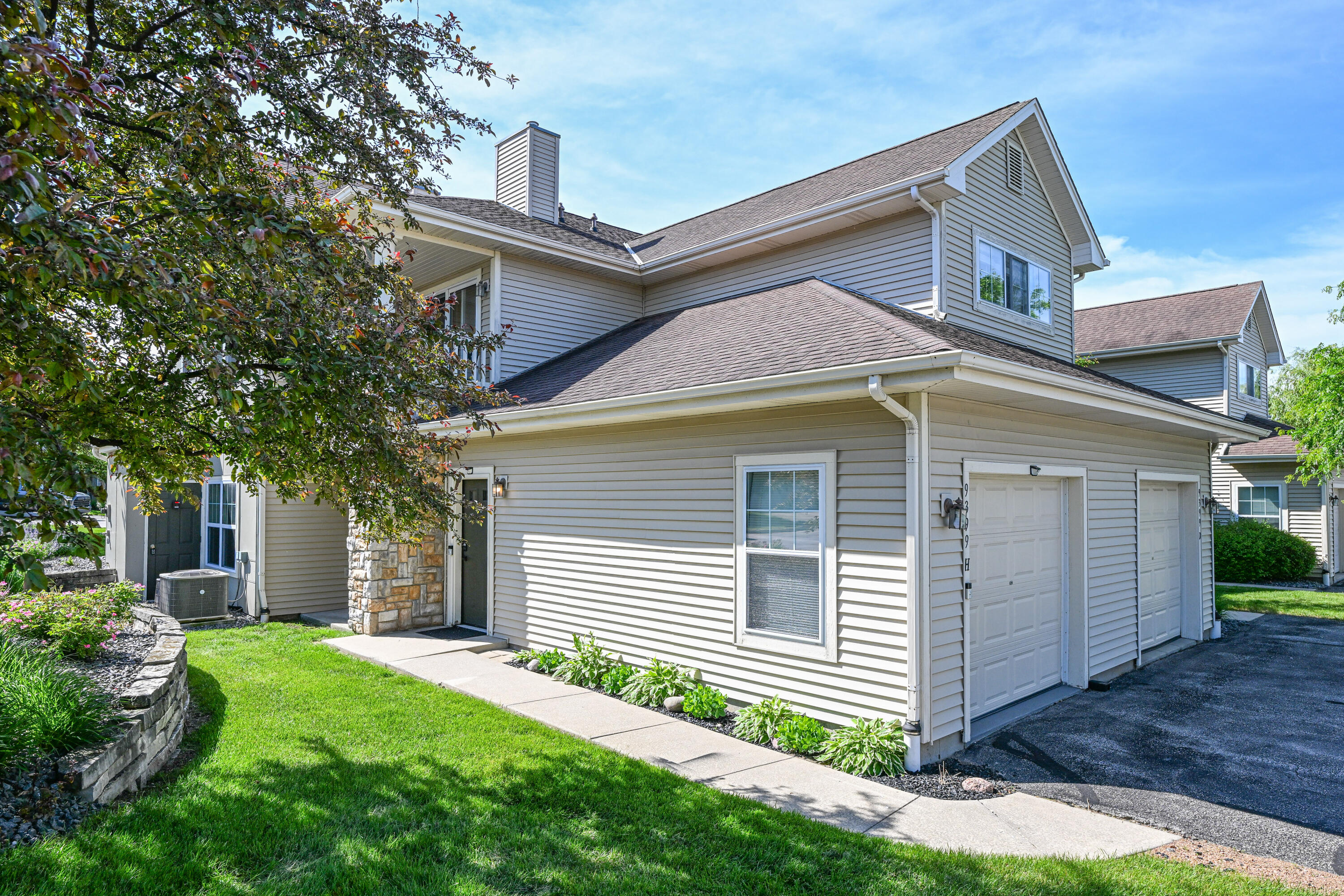 9399 S Cobblestone Way