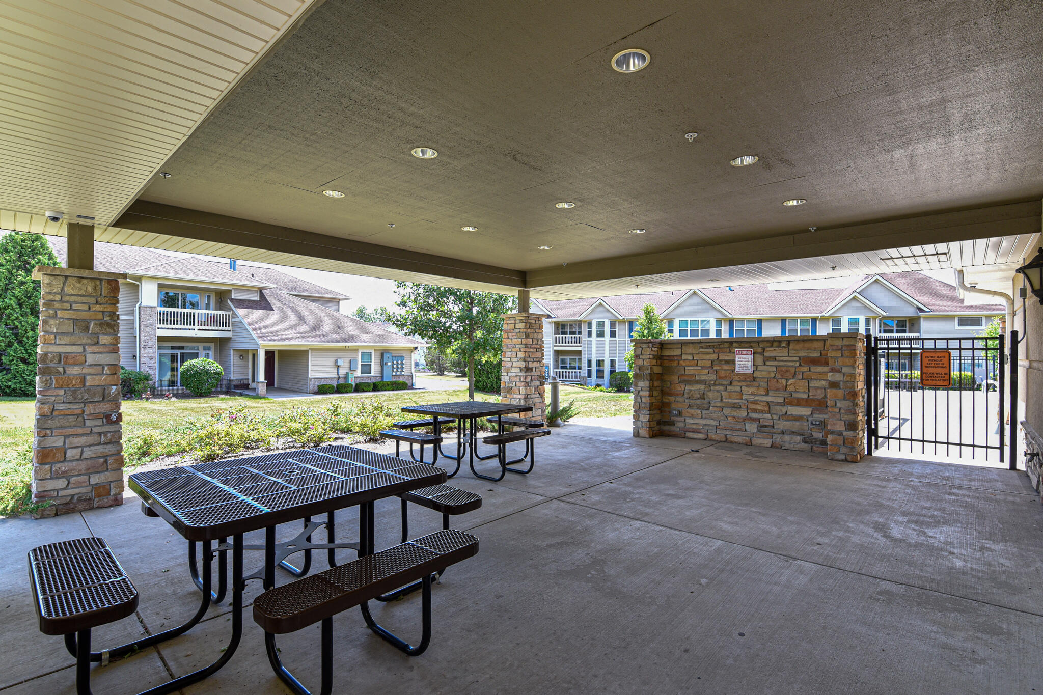 9399 S Cobblestone Way