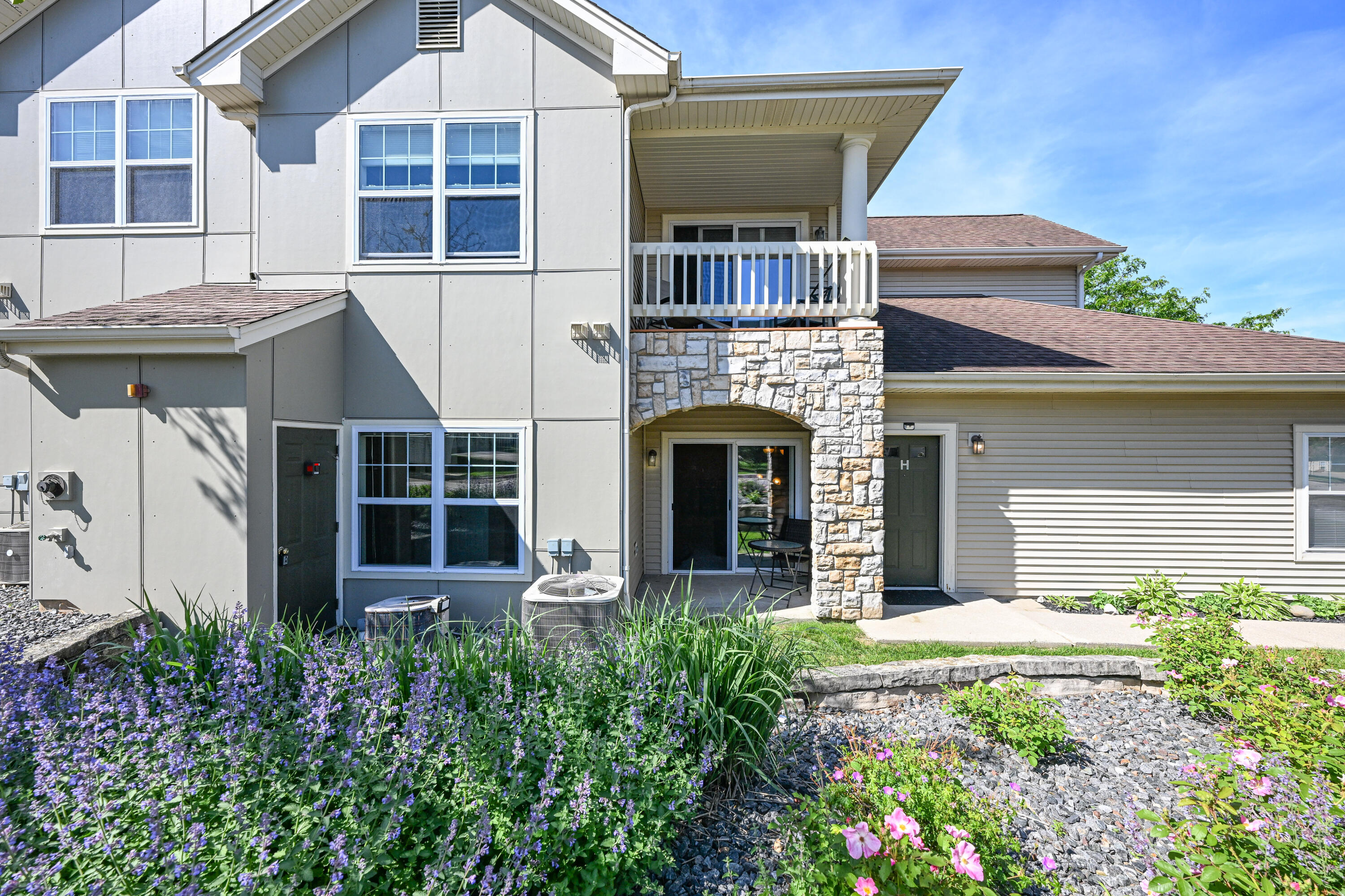 9399 S Cobblestone Way