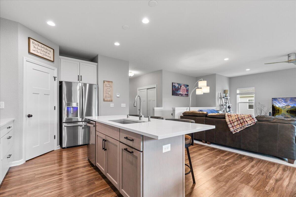 1919 N Cora Dr