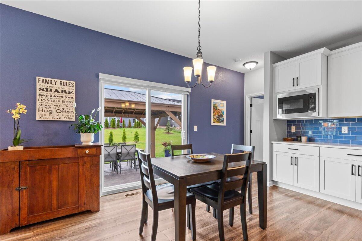 1919 N Cora Dr
