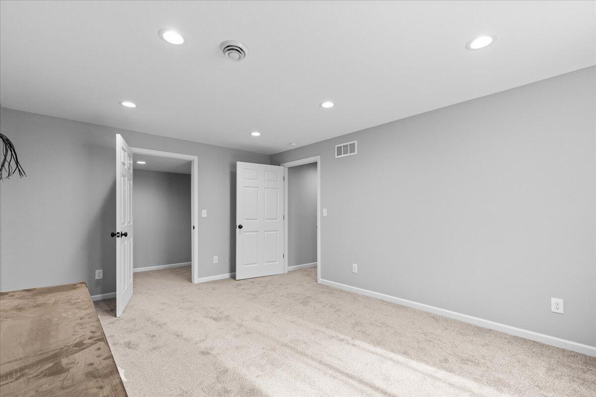 1919 N Cora Dr