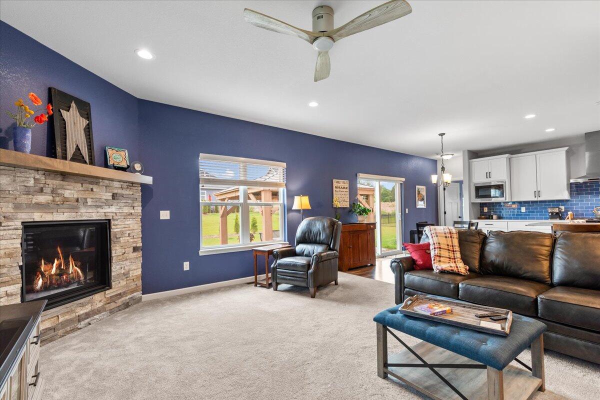 1919 N Cora Dr