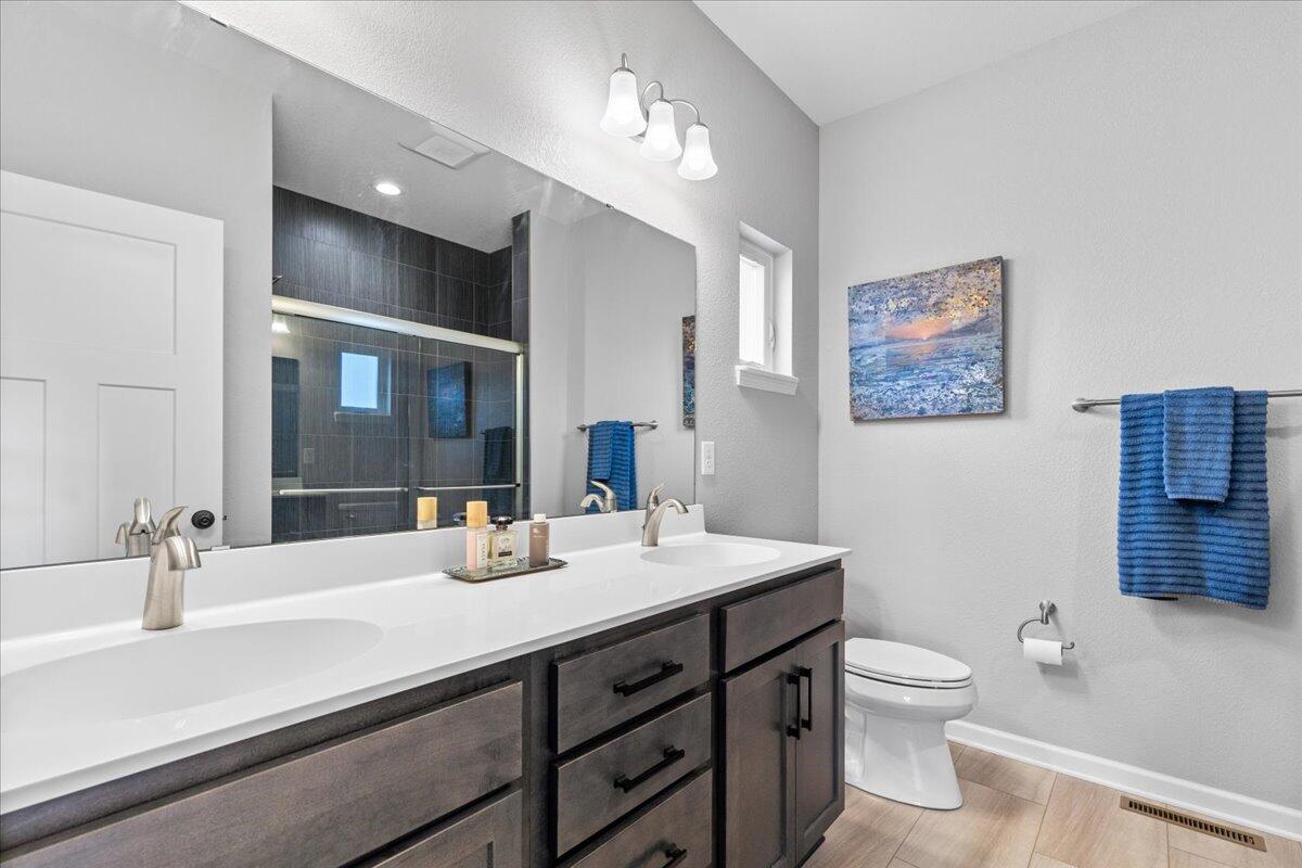1919 N Cora Dr