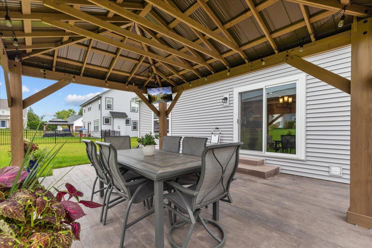 1919 N Cora Dr