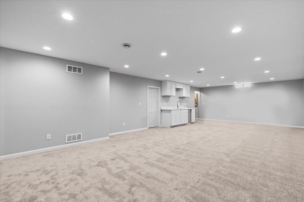 1919 N Cora Dr