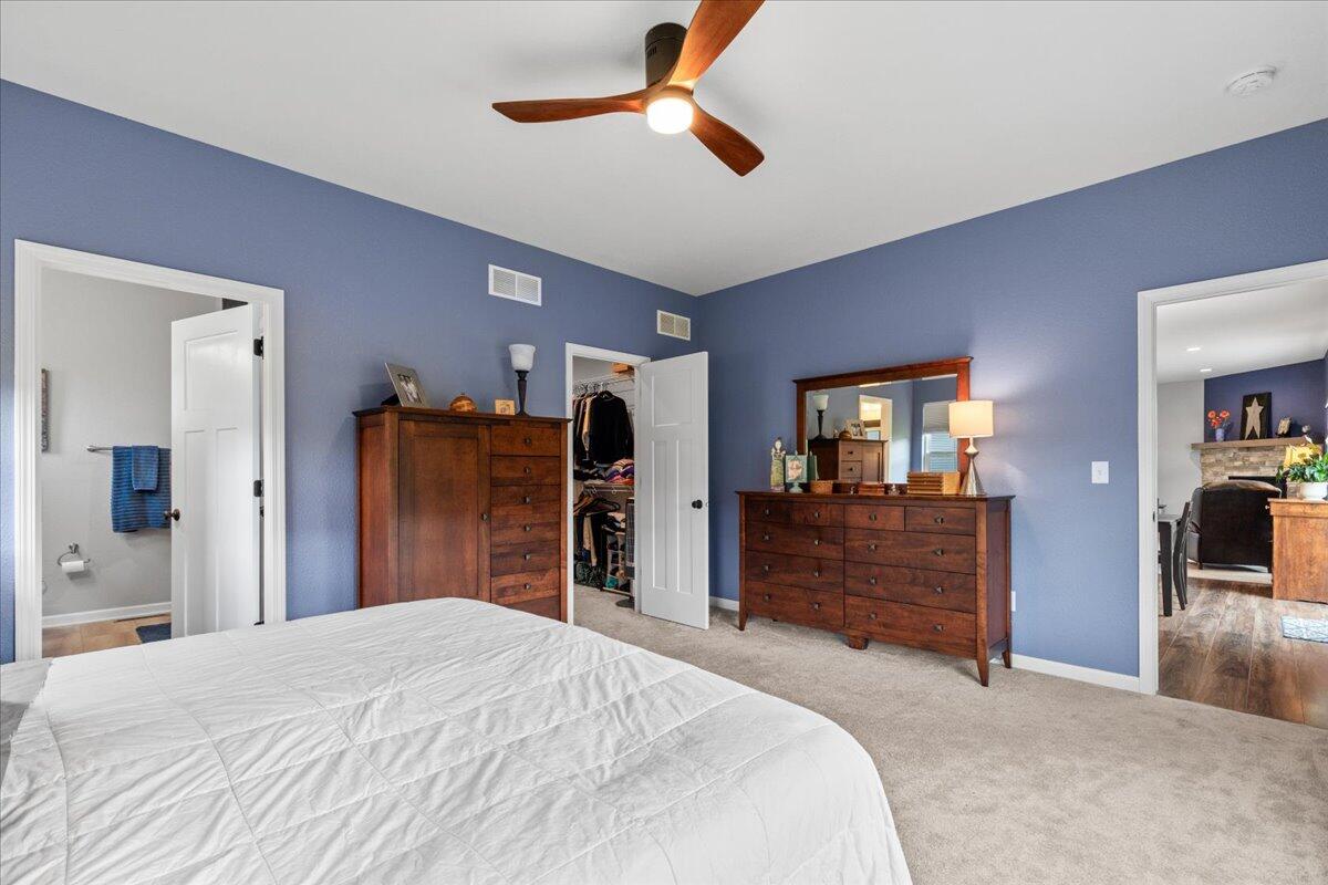 1919 N Cora Dr