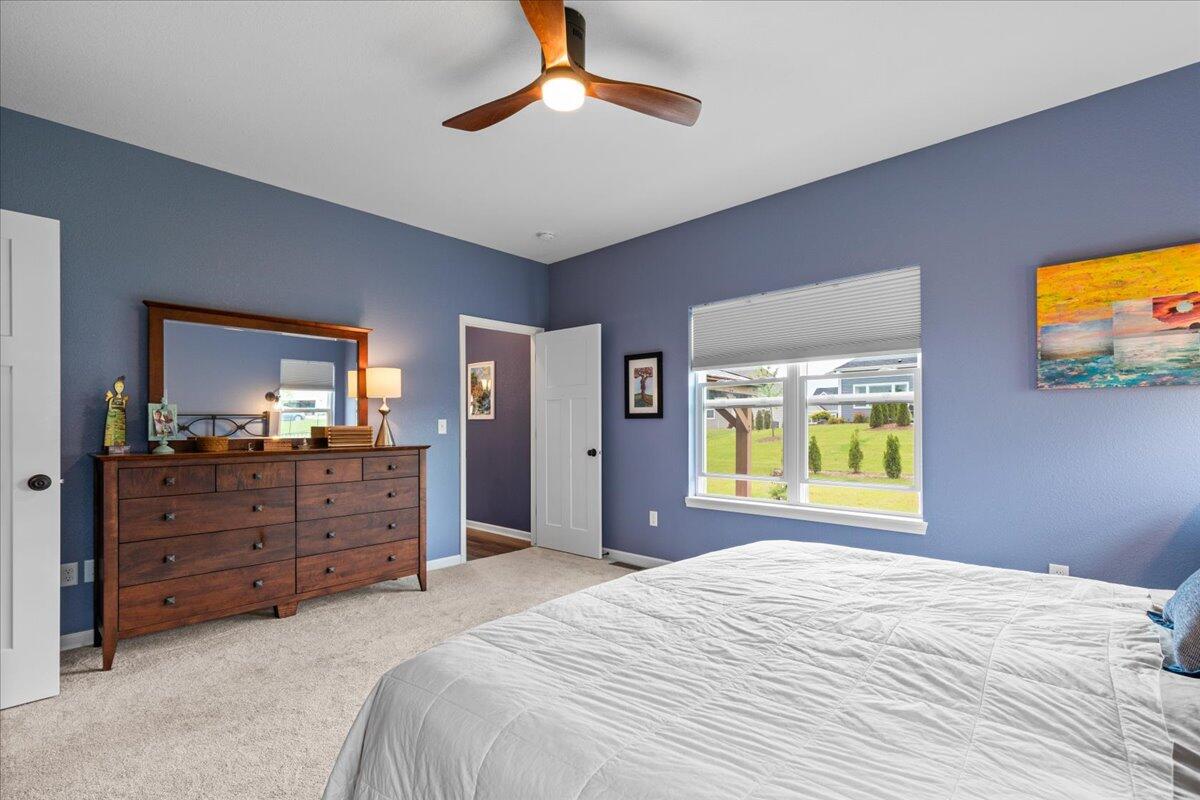1919 N Cora Dr