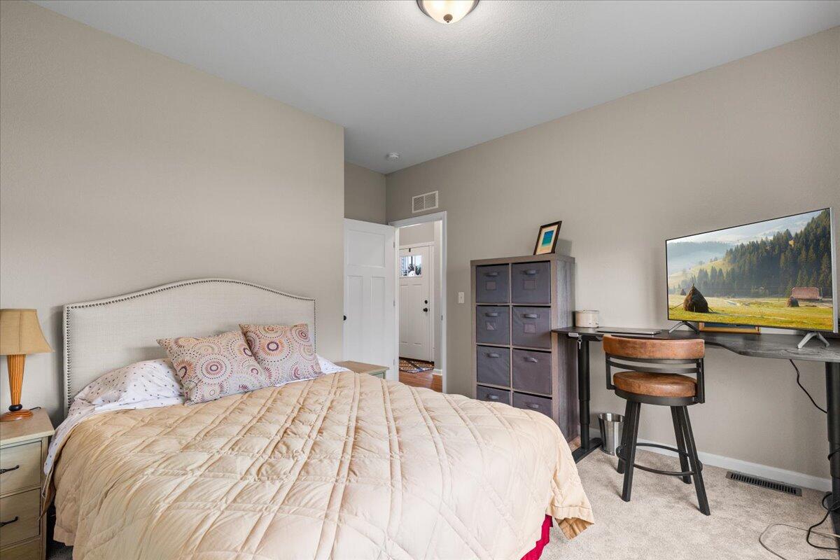 1919 N Cora Dr