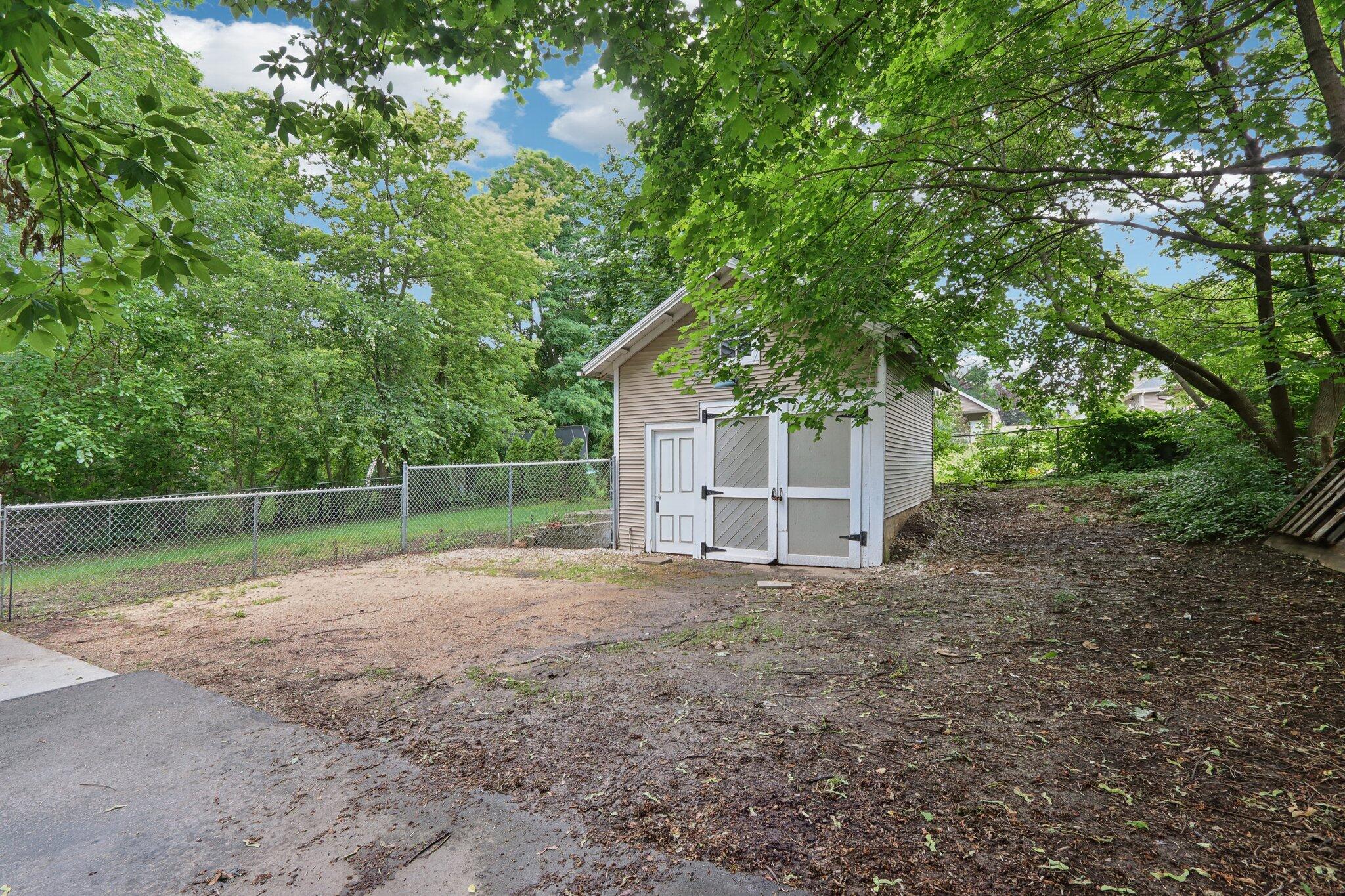 11010 W Janesville Rd