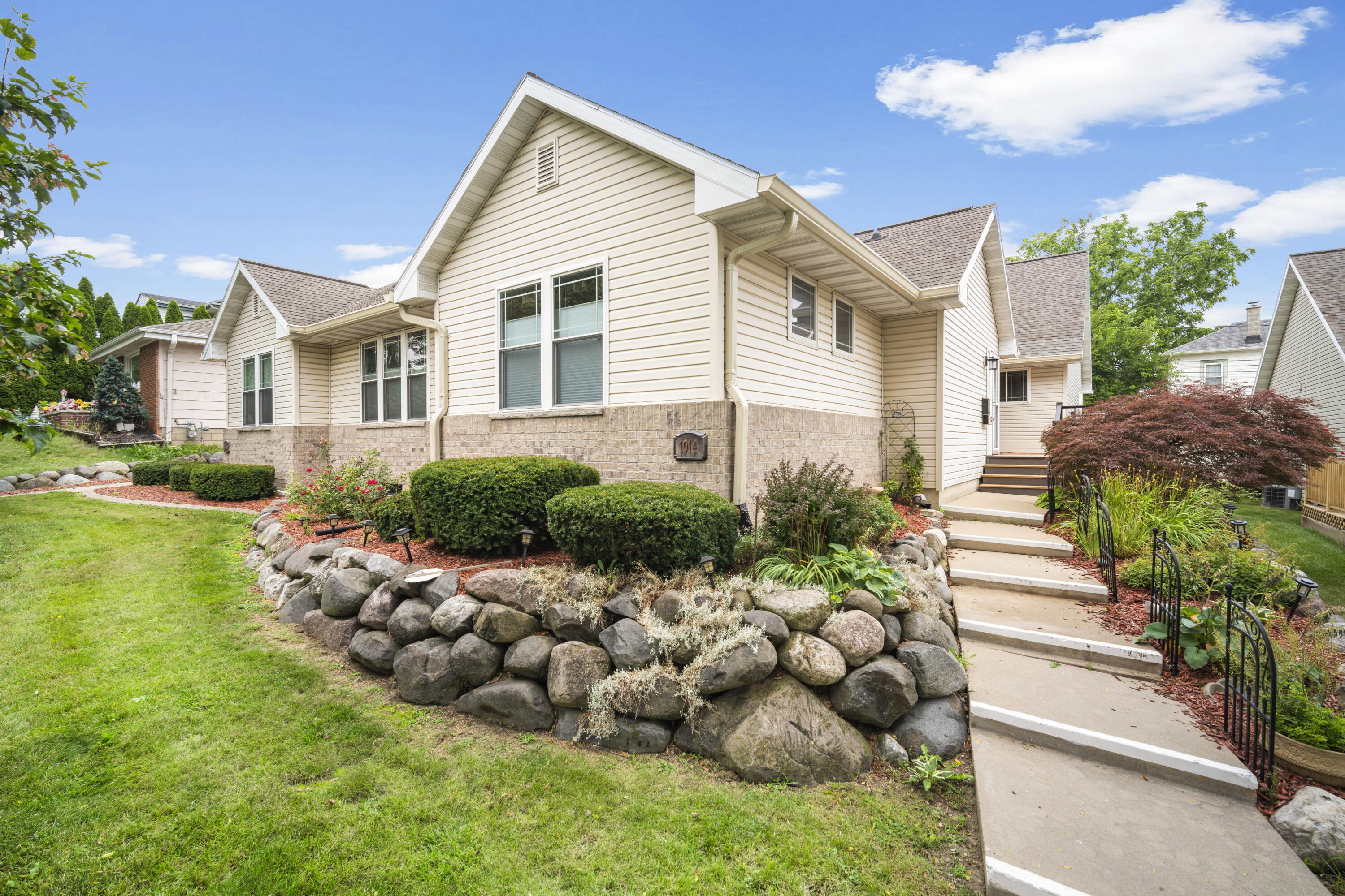 1014 Carrington Ave