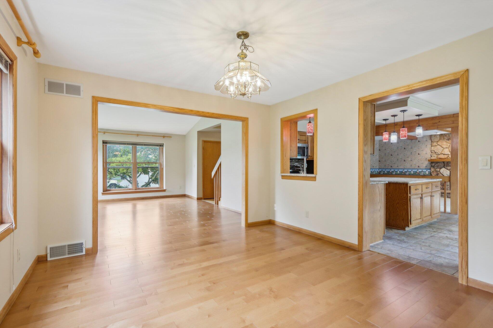 6539 Palmer Dr