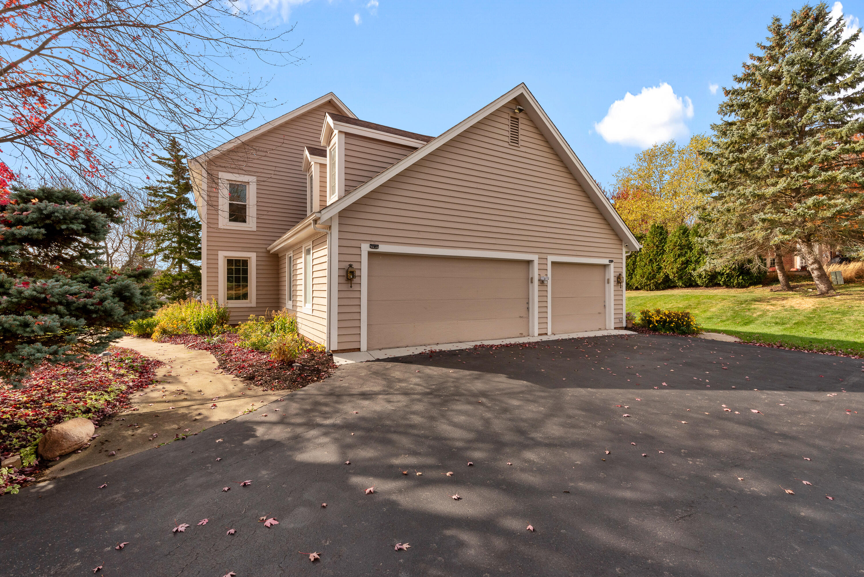 1055 Silver Mist Ct