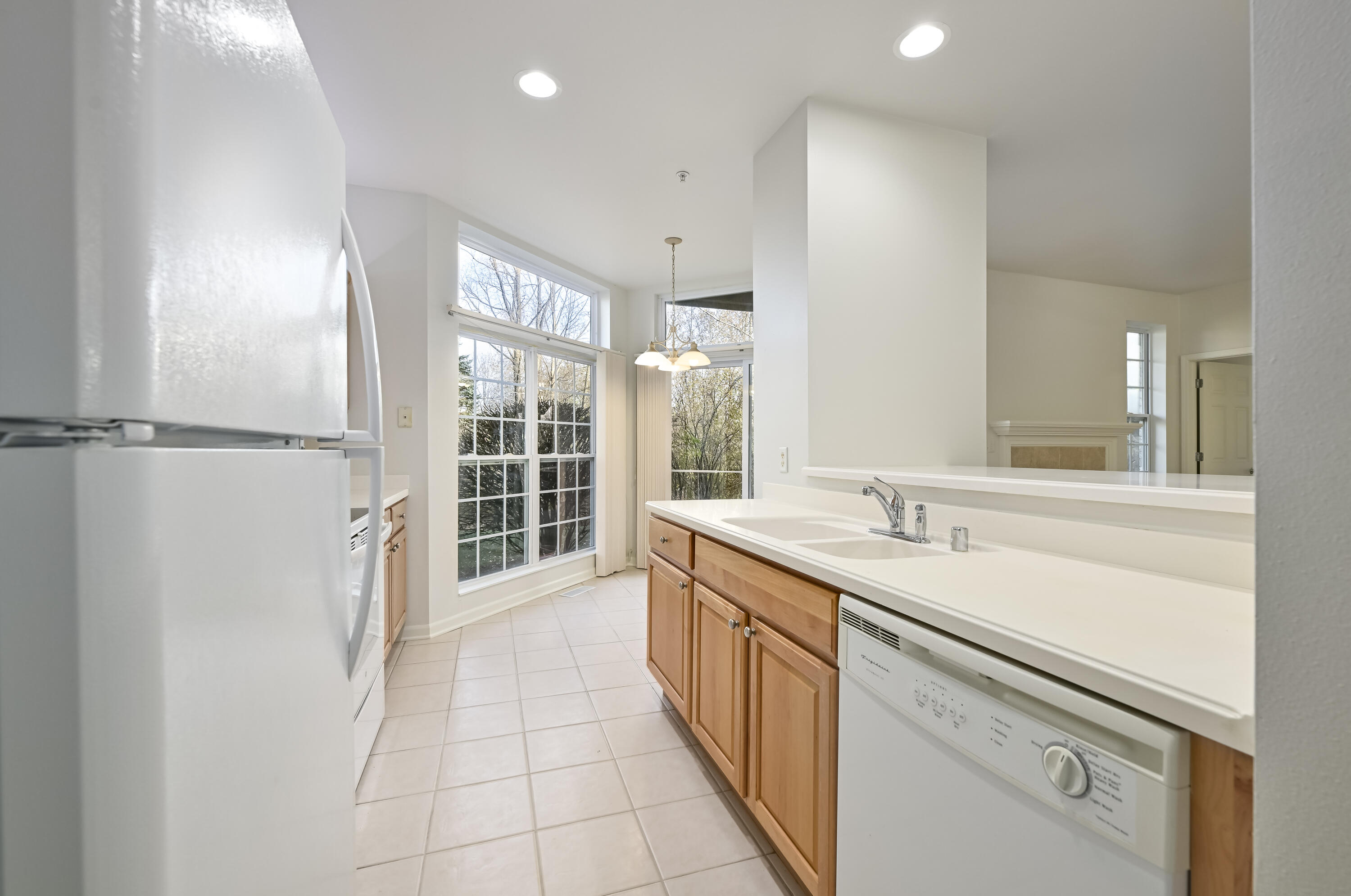 9121 W Elm Ct