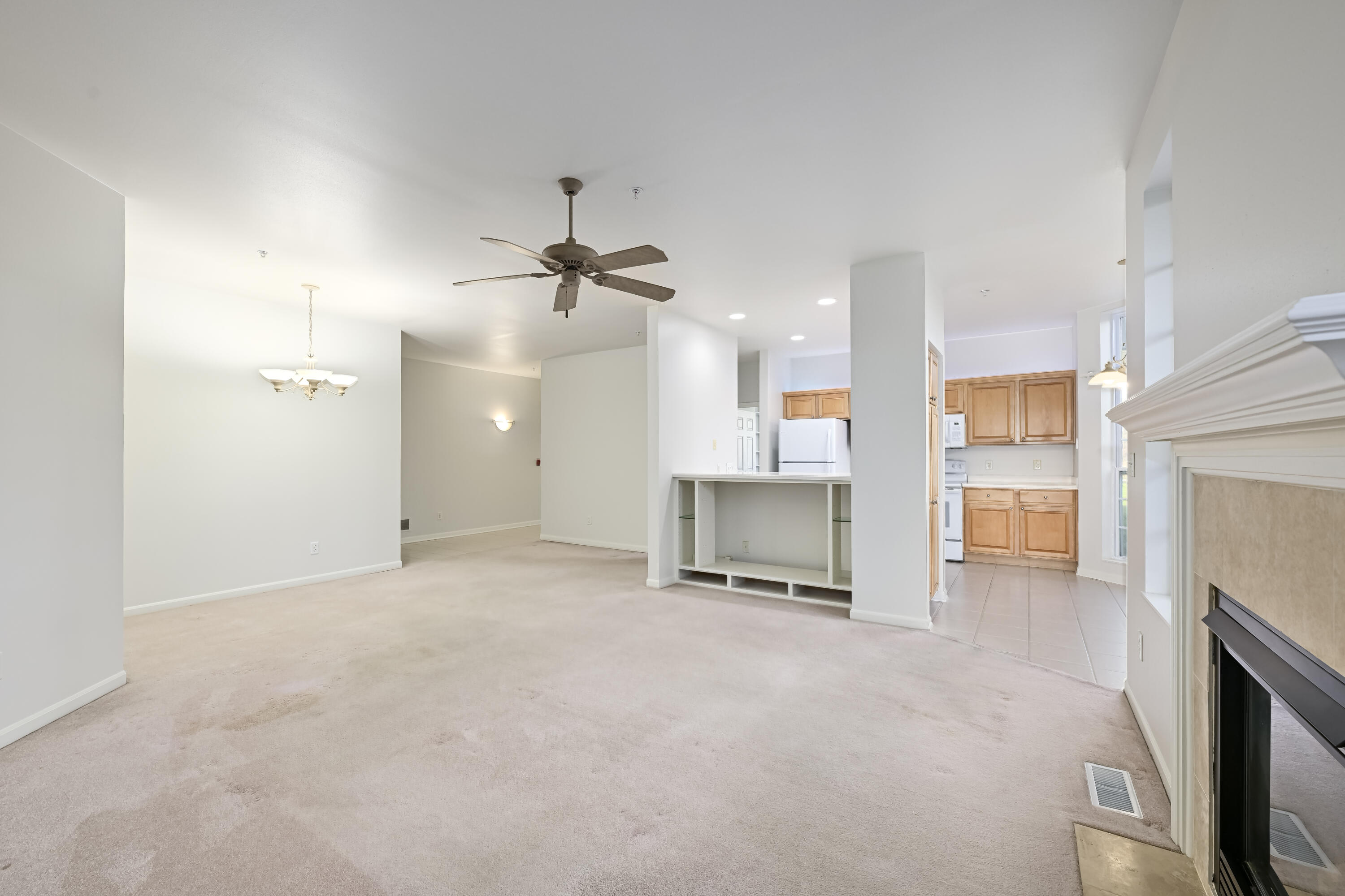 9121 W Elm Ct