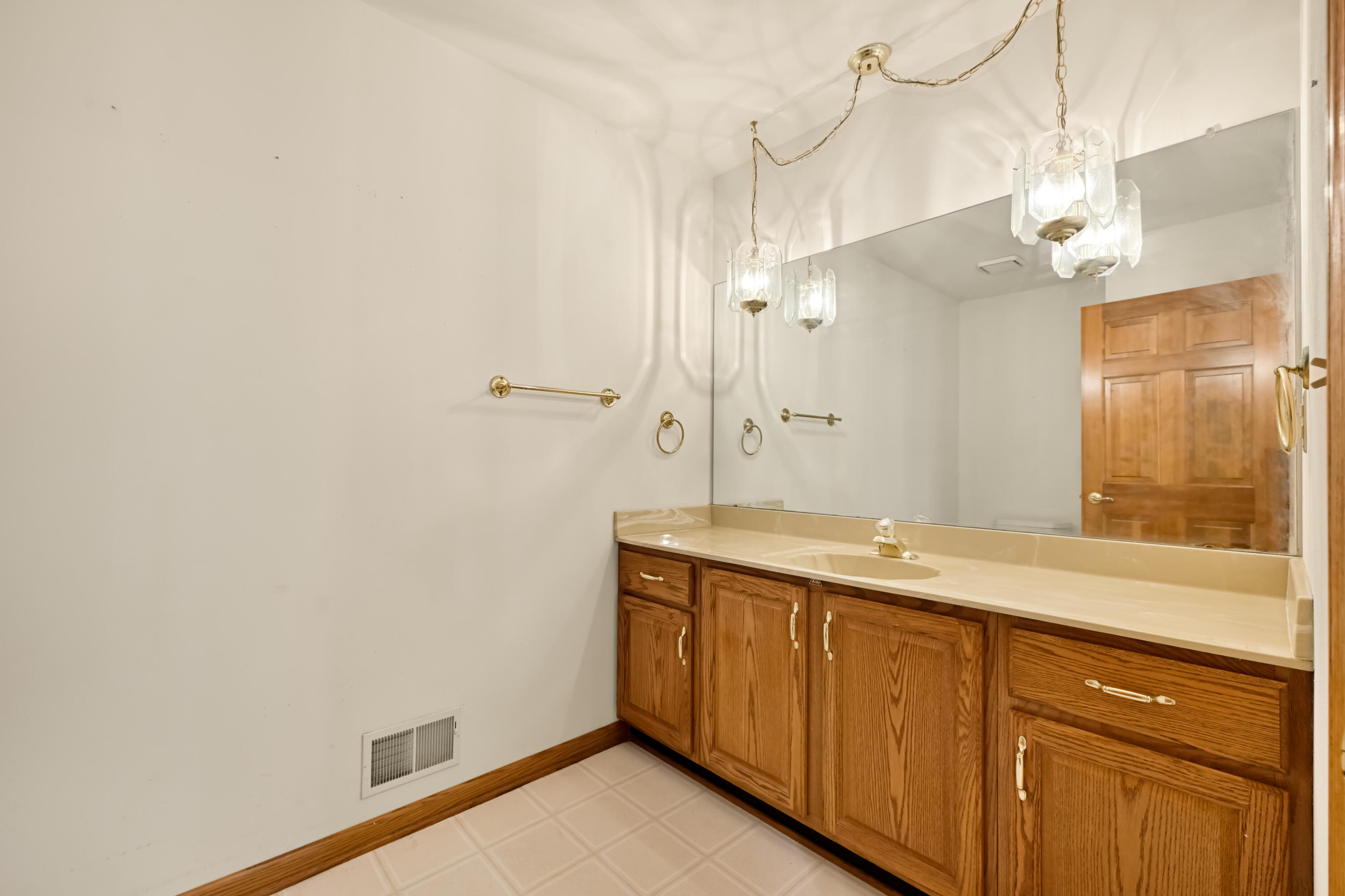 4414 Hideaway Holw