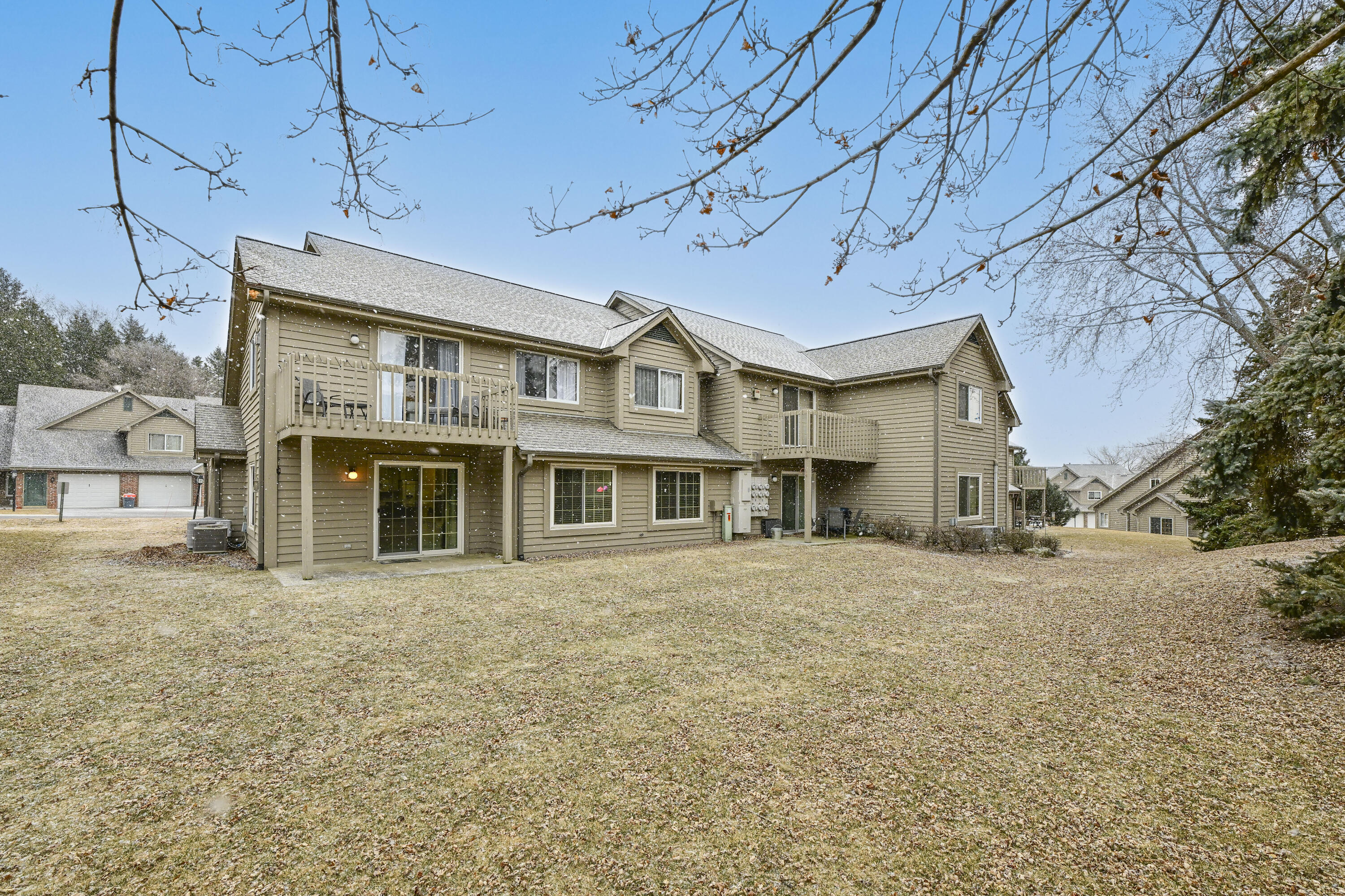 18500 Lake Dr