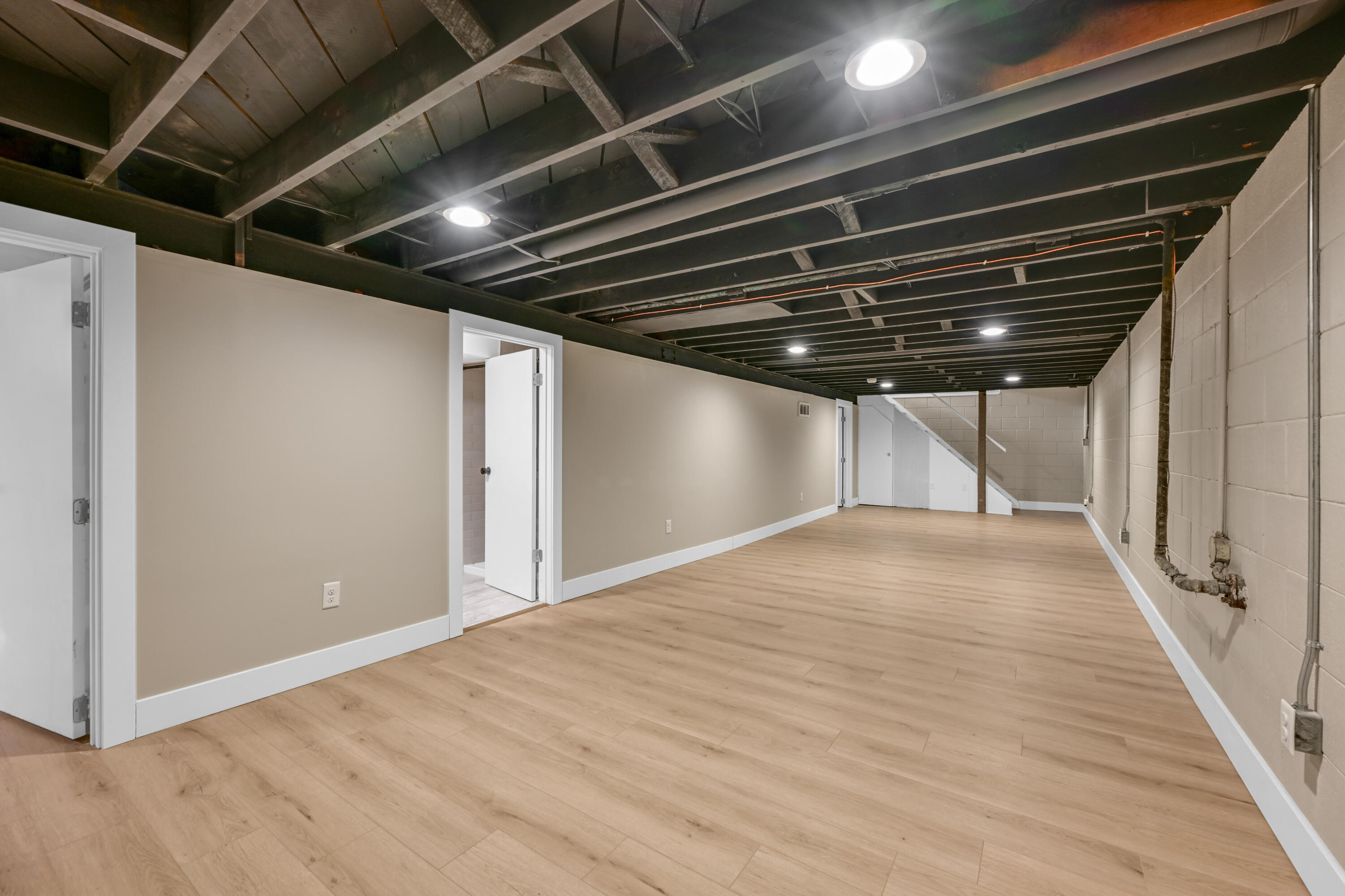 1095 Westbrooke Pkwy
