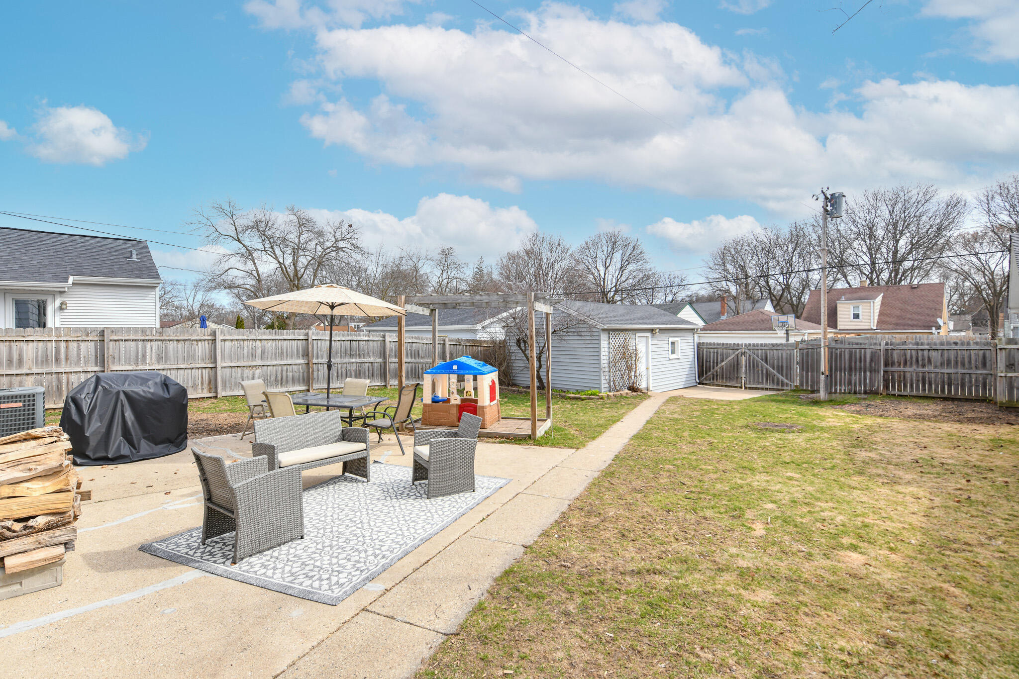 2770 N 82nd St