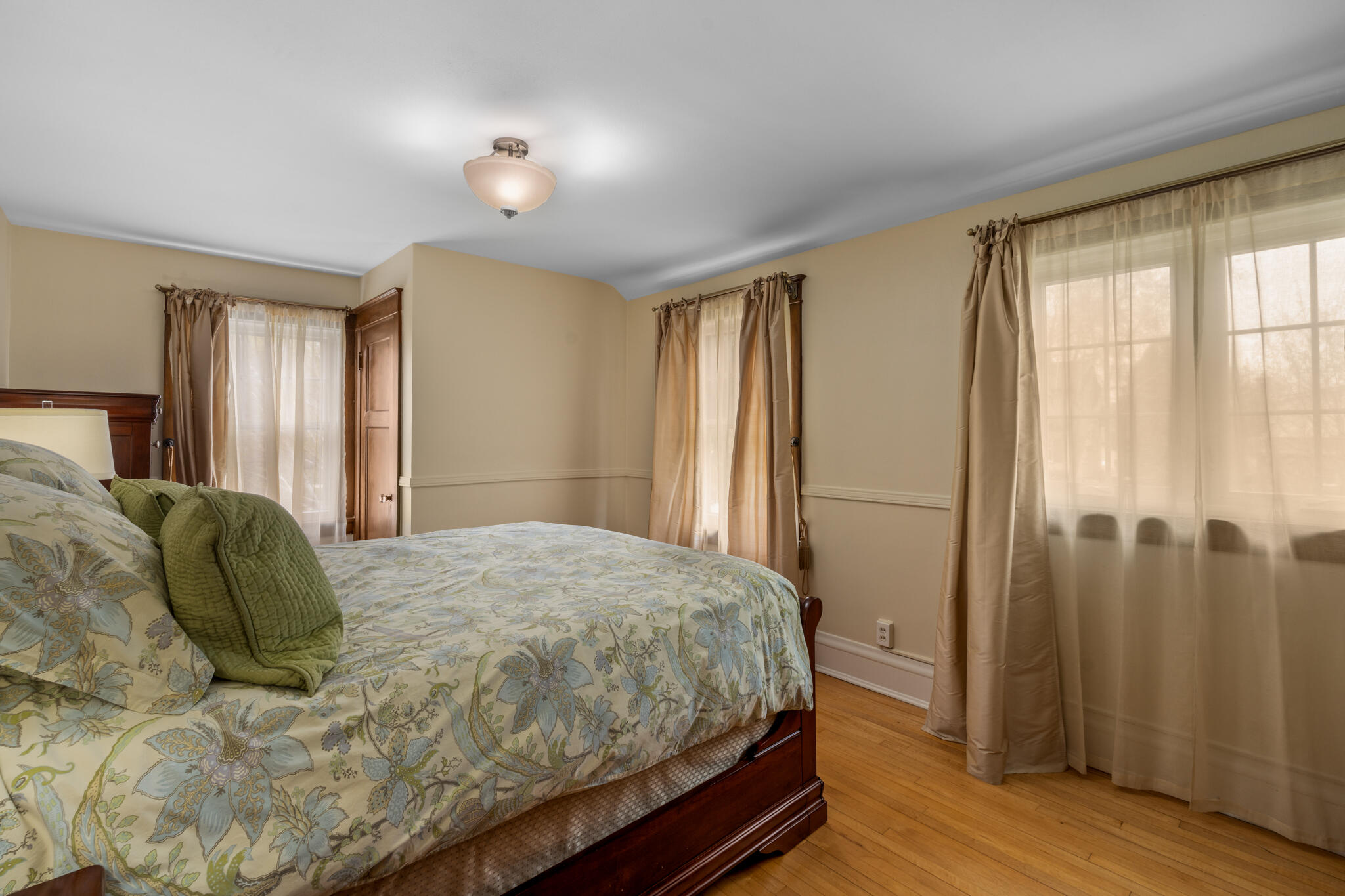 6437 Betsy Ross Pl