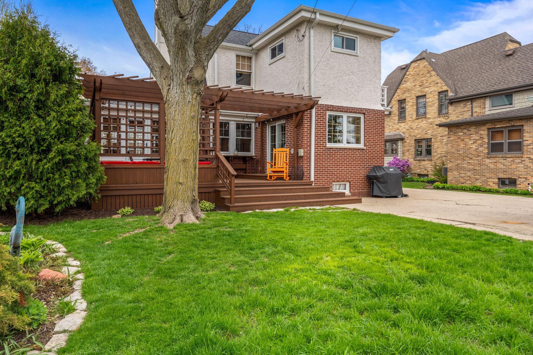 6437 Betsy Ross Pl