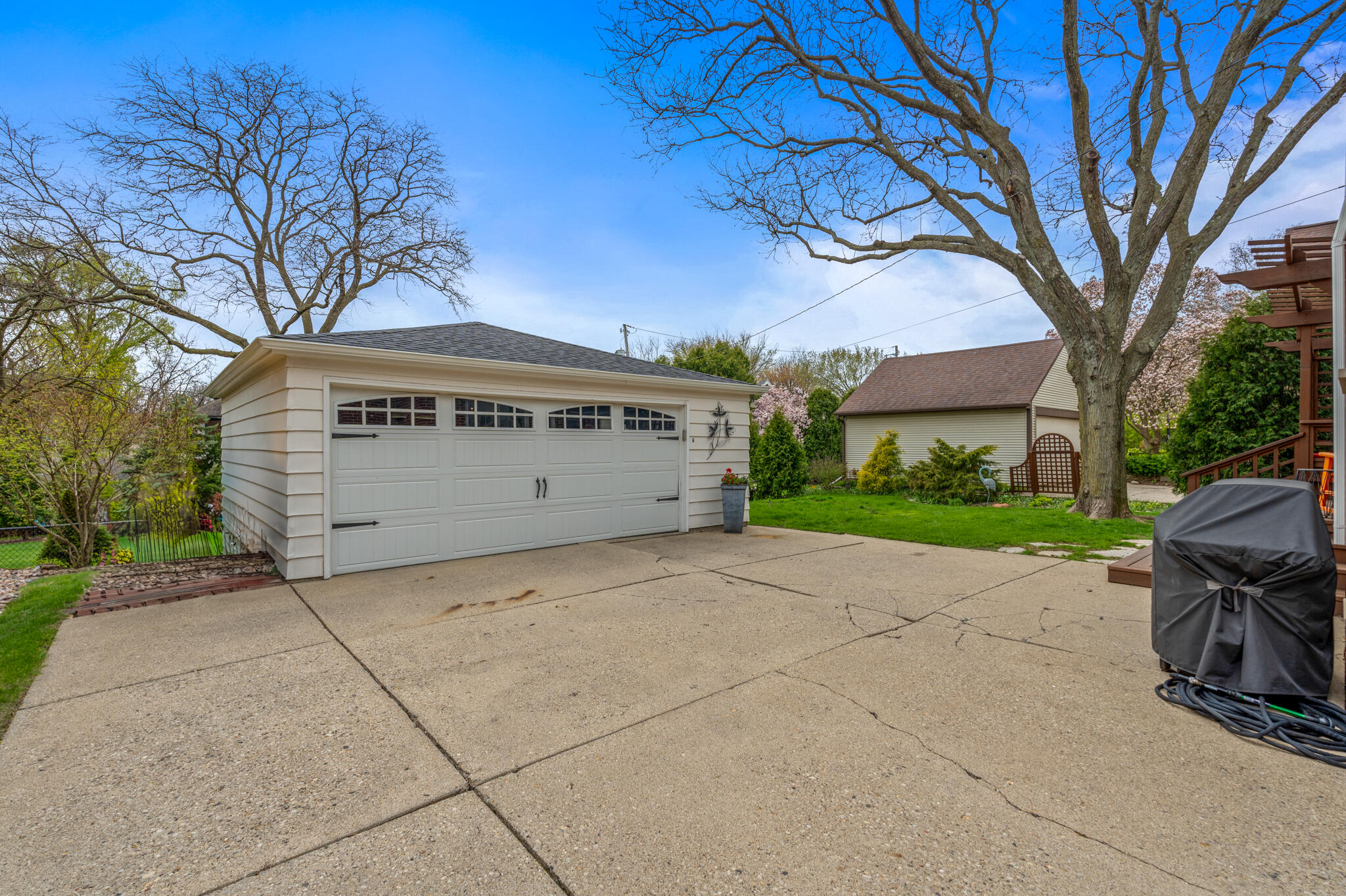 6437 Betsy Ross Pl