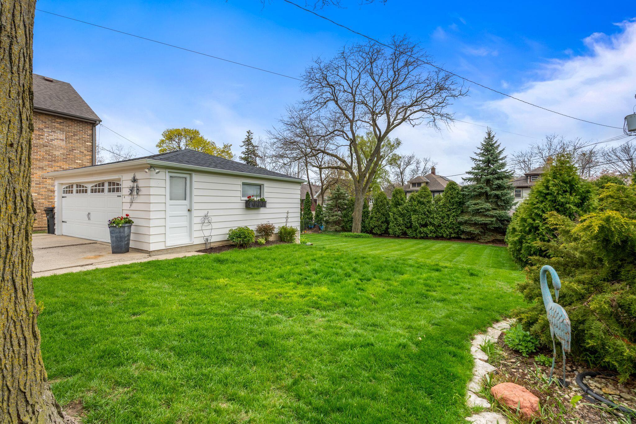 6437 Betsy Ross Pl