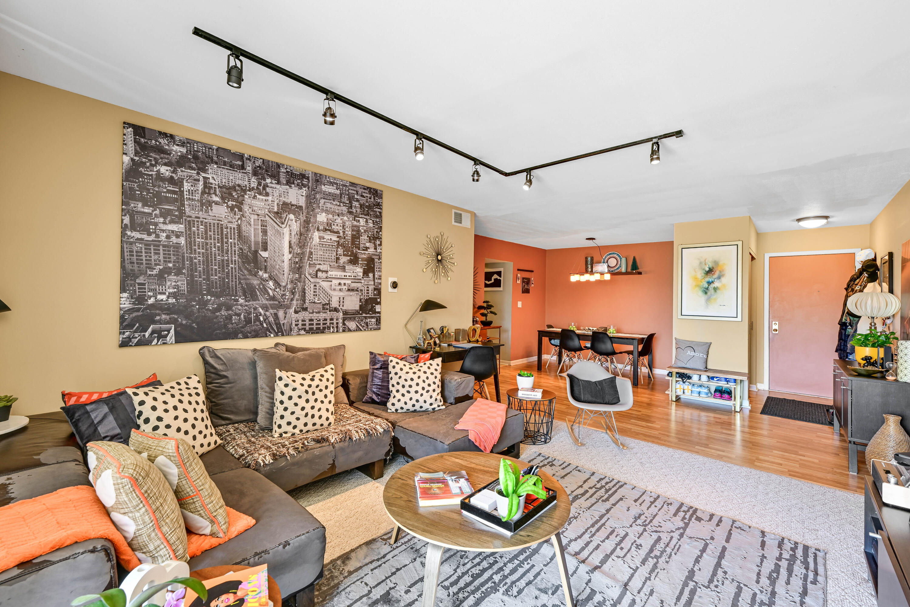 3609 N Tucker Pl