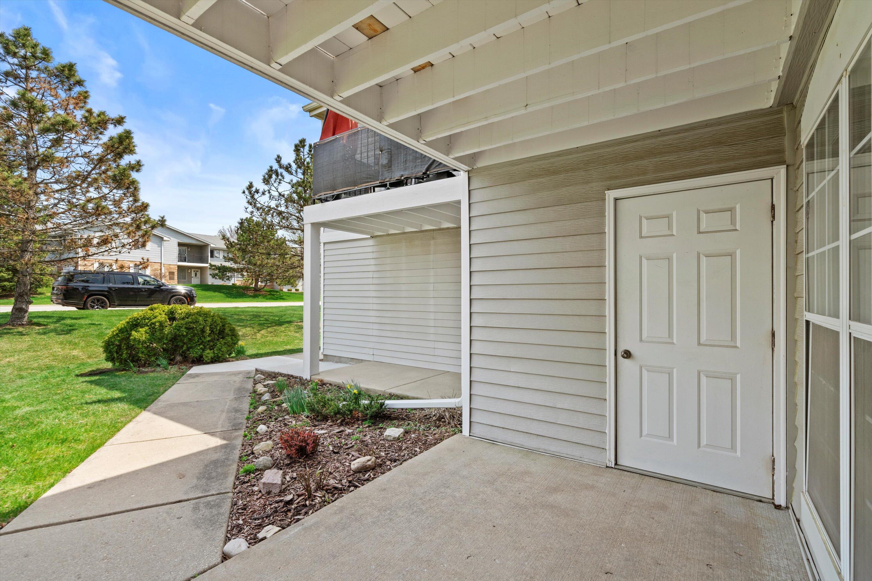 1230 N Sunnyslope Dr