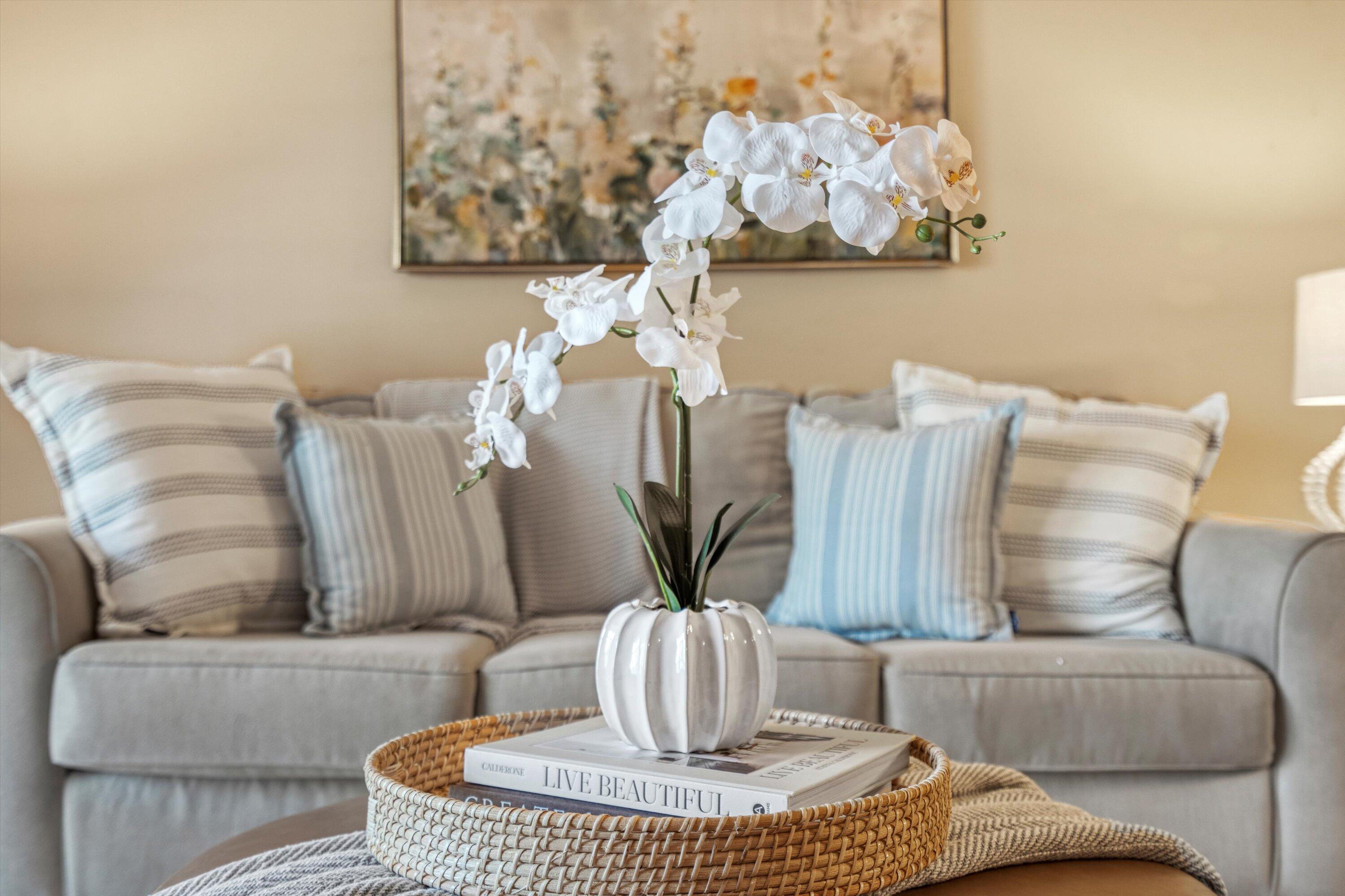 1230 N Sunnyslope Dr