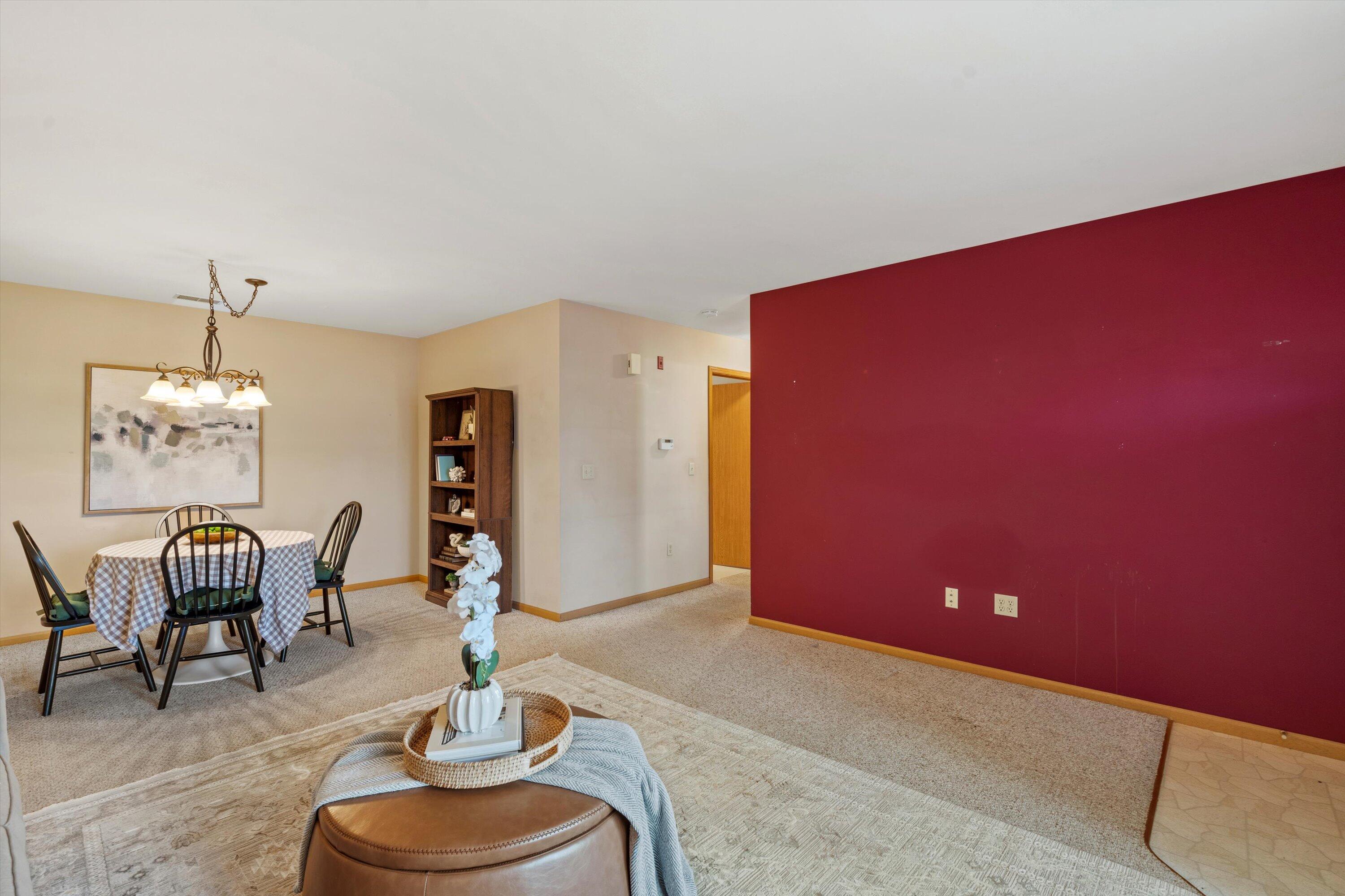 1230 N Sunnyslope Dr