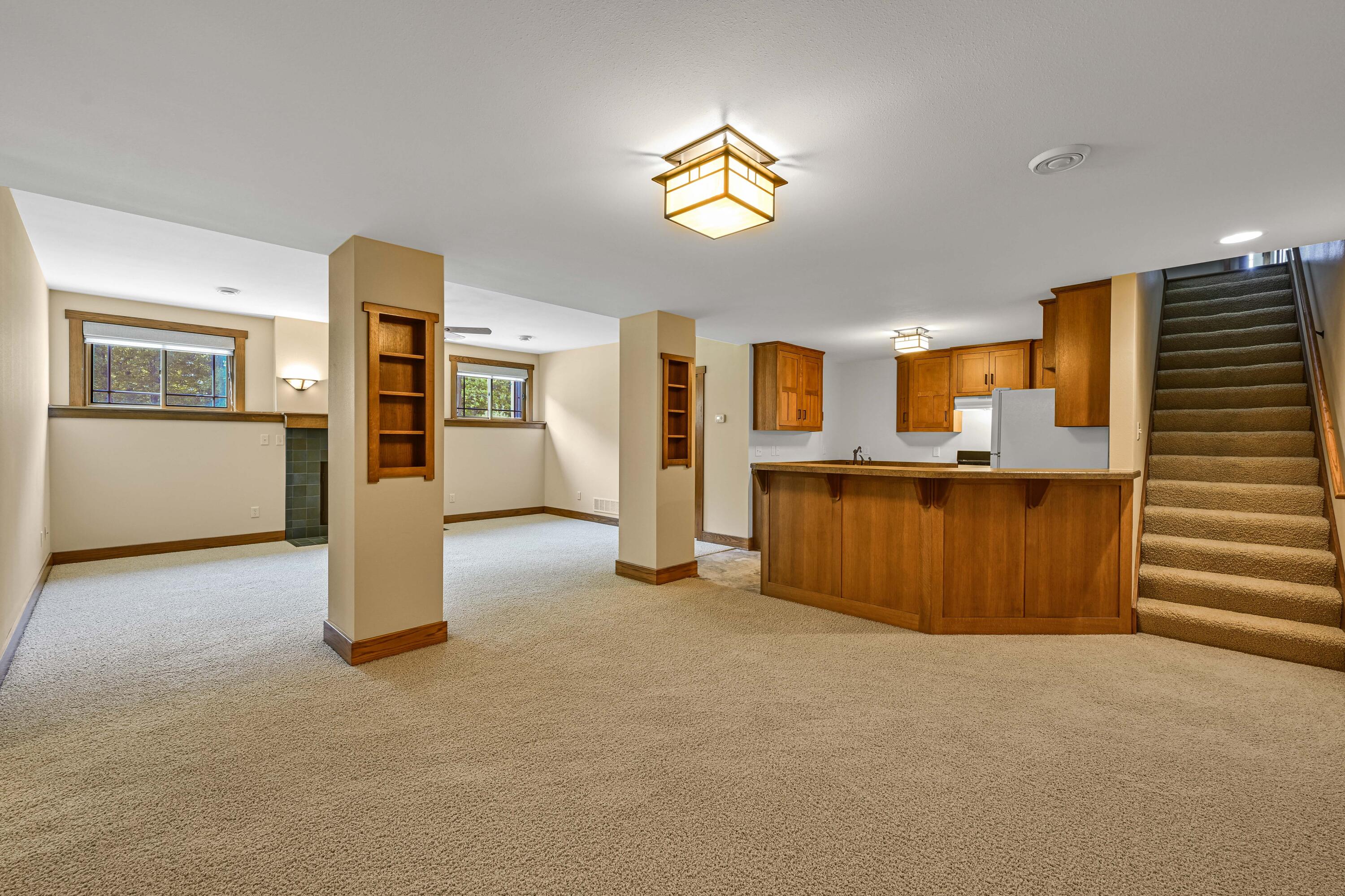 130 Arnold Ct