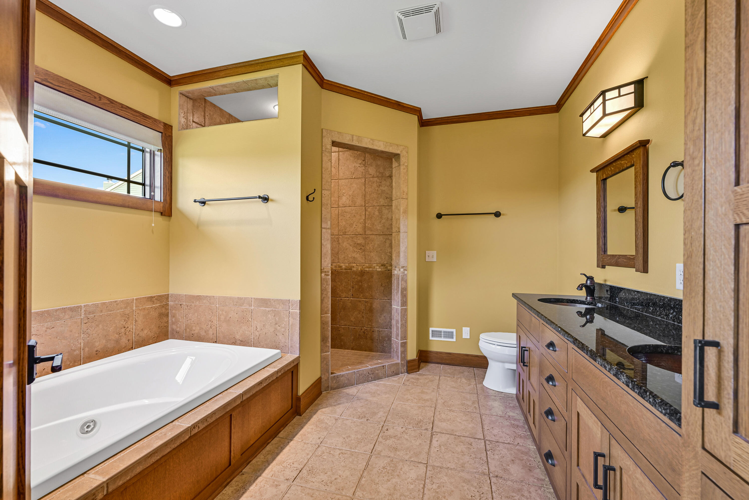 130 Arnold Ct