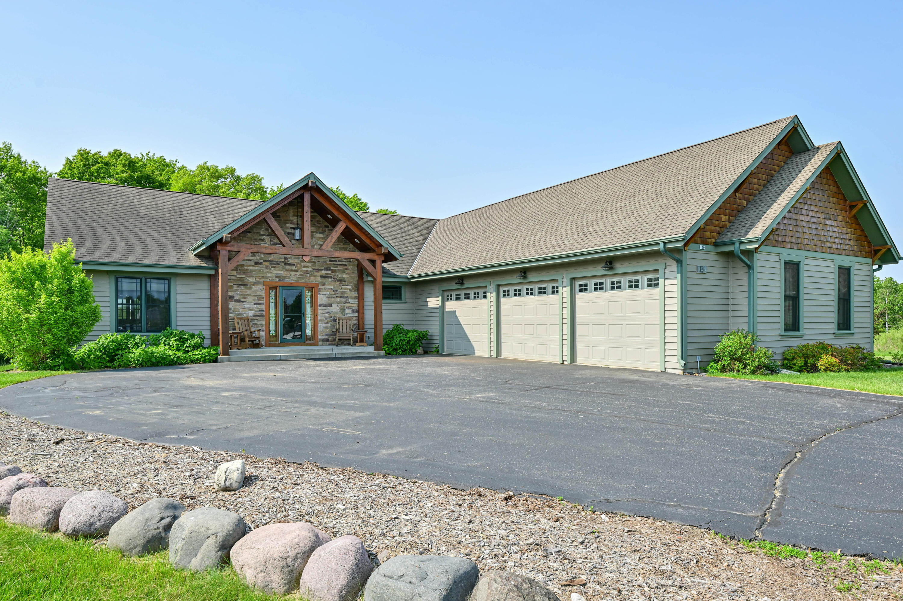 130 Arnold Ct