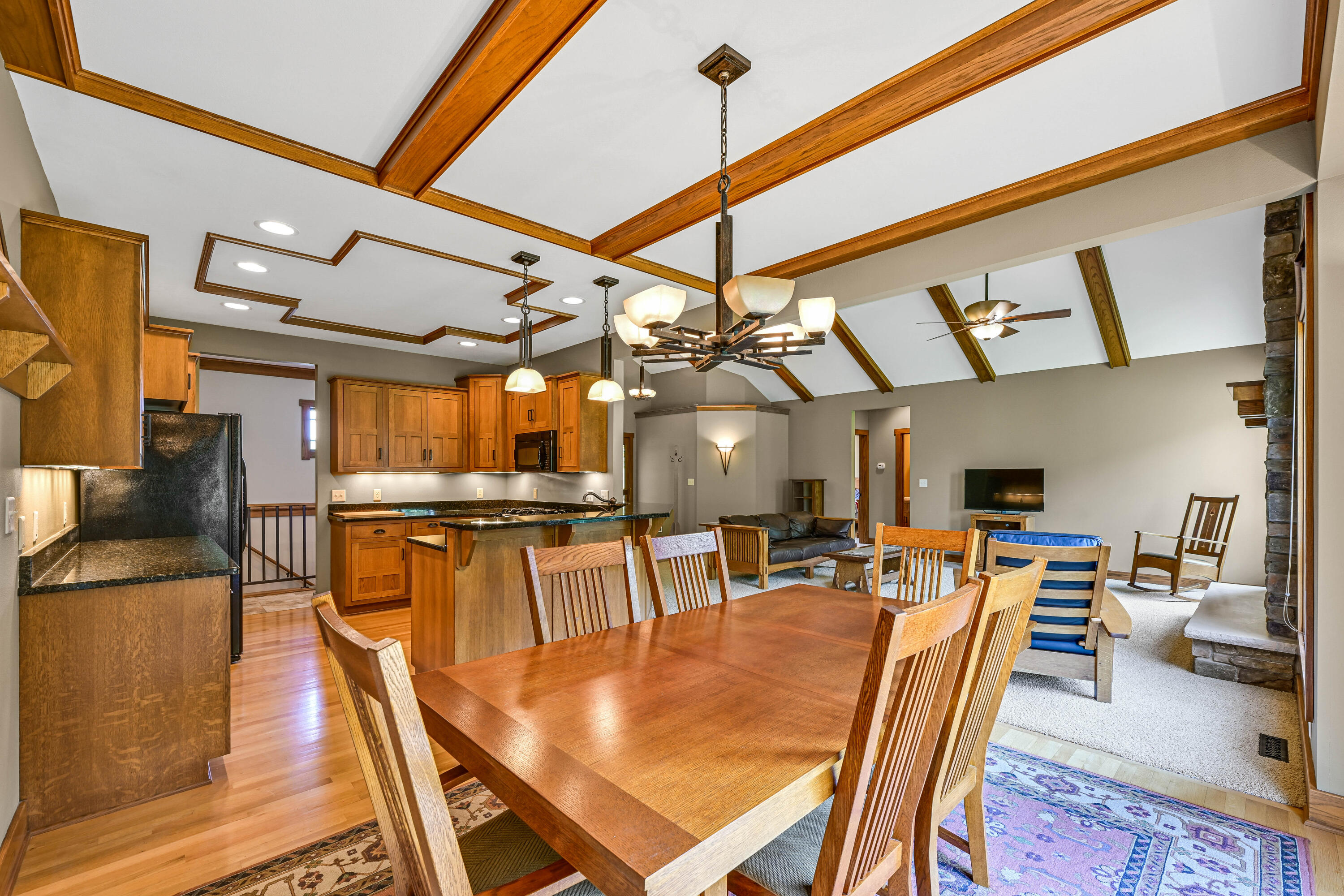 130 Arnold Ct