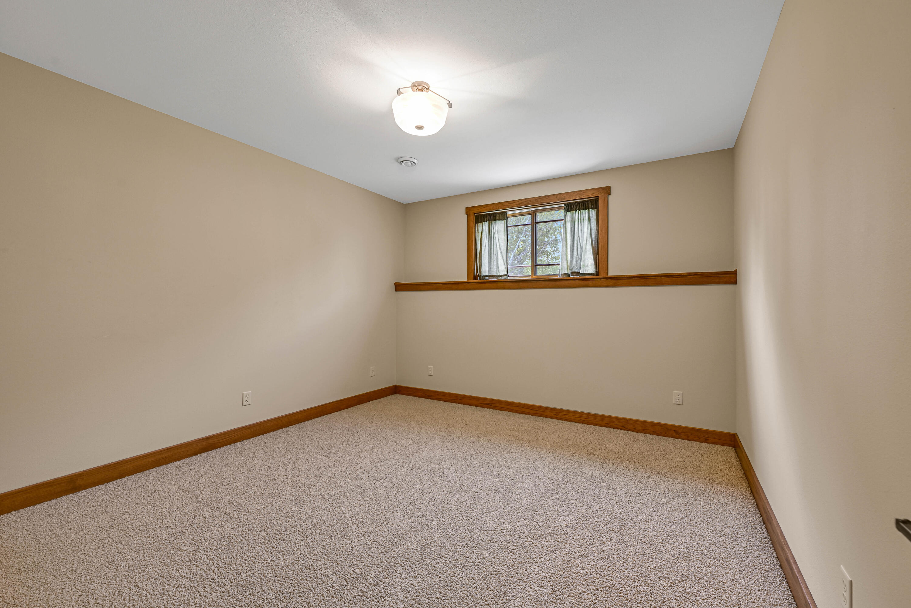 130 Arnold Ct