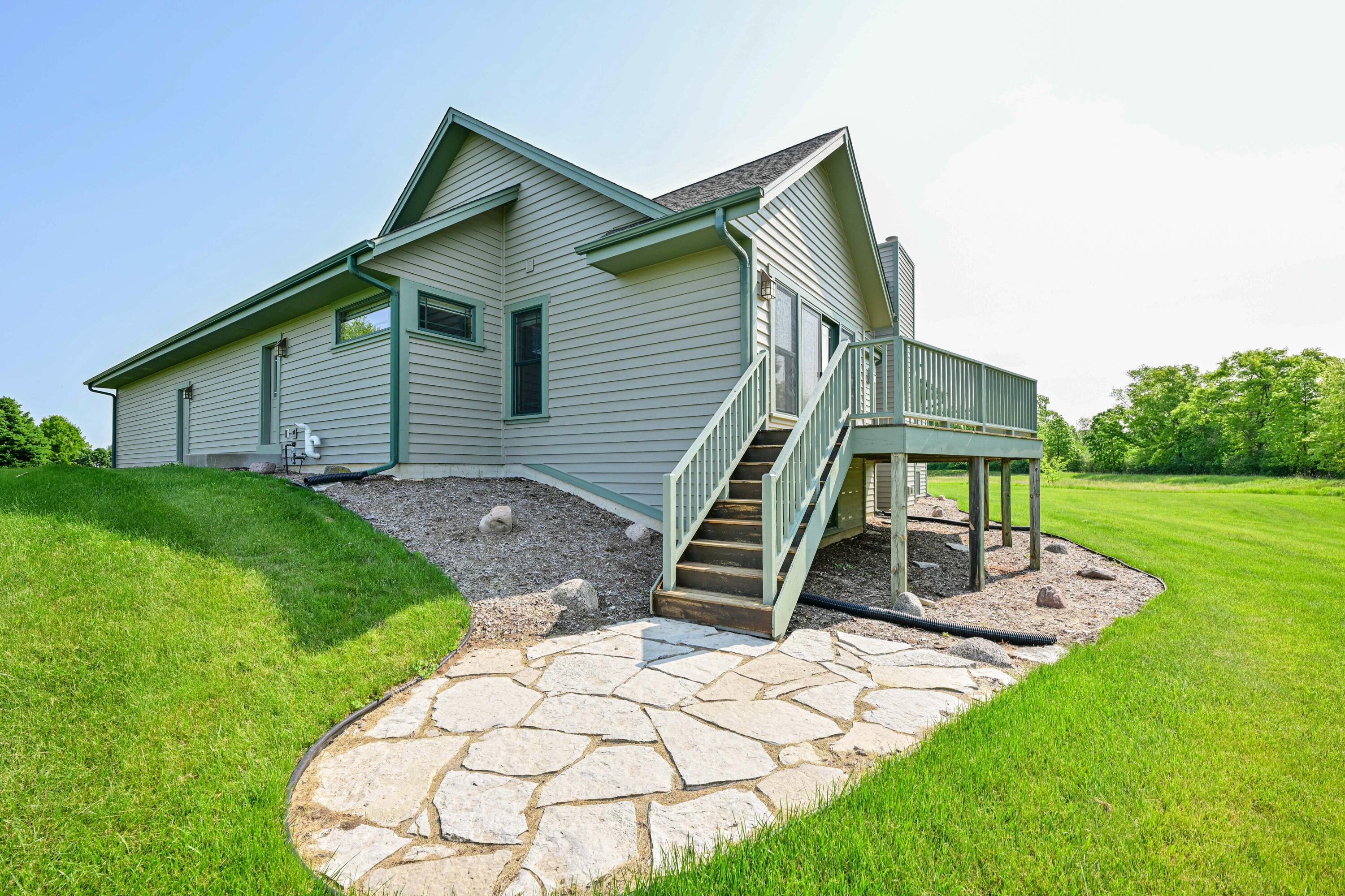 130 Arnold Ct